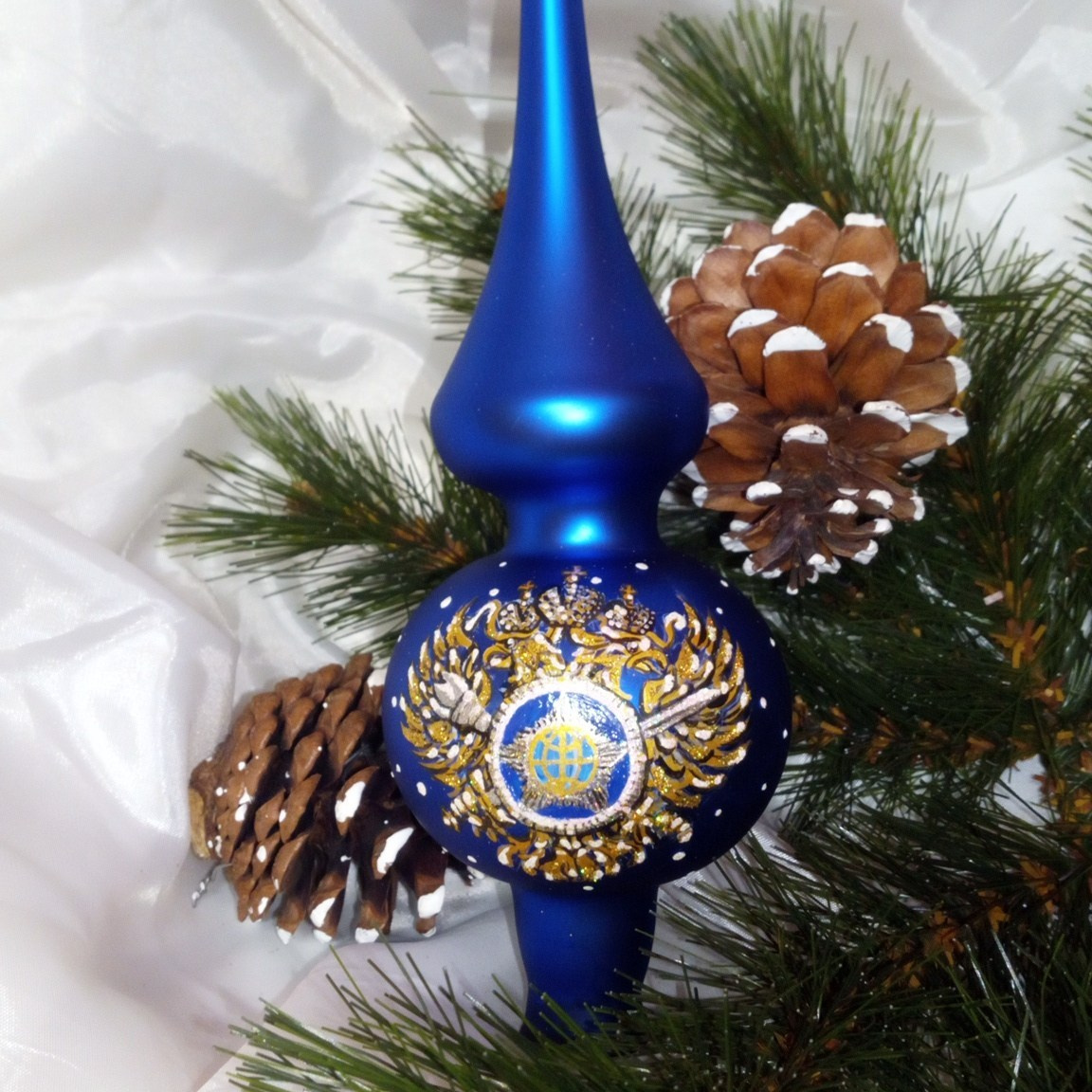 ArtSHARm- наше портфолио по ёлочным шарам с ручной росписью. Художественная ручная роспись елочных шаров, корпоративные подарки и восковые аромасвечи