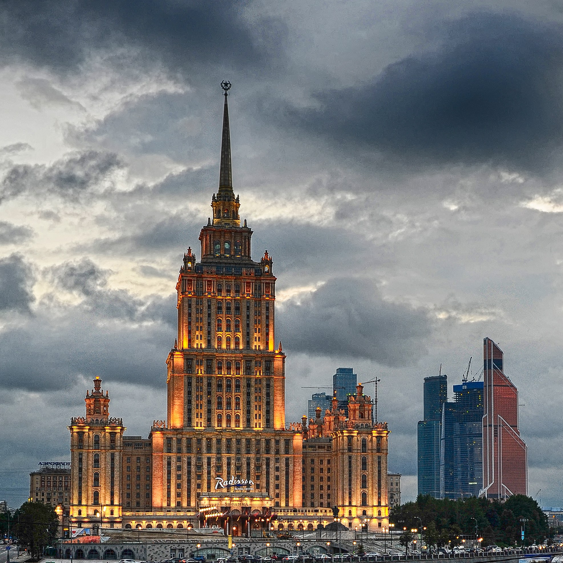 Дмитрий Хуршудов — профессиональный фотограф в Москве. Портретная и гламурная ню (boudoir) съемка. Фотосессии в студии и на выезде