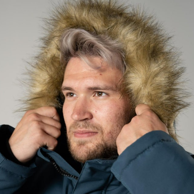 Профессиональные мужчины модели для предметной съемки в Красноярске