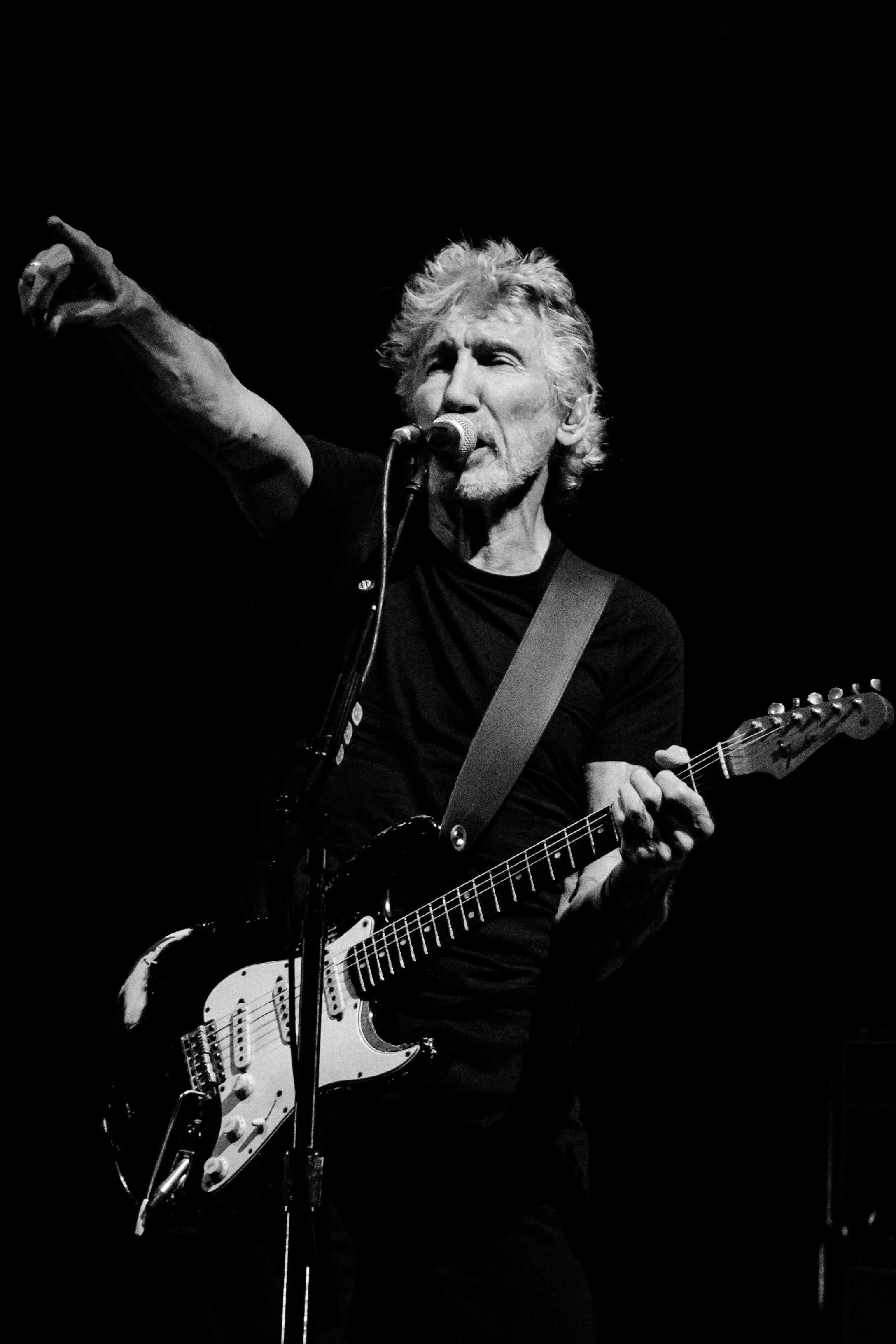 Концерт Роджера Уотерса в Олимпийском. Репортажный и свадебный фотограф в Курске Борис Захарчук