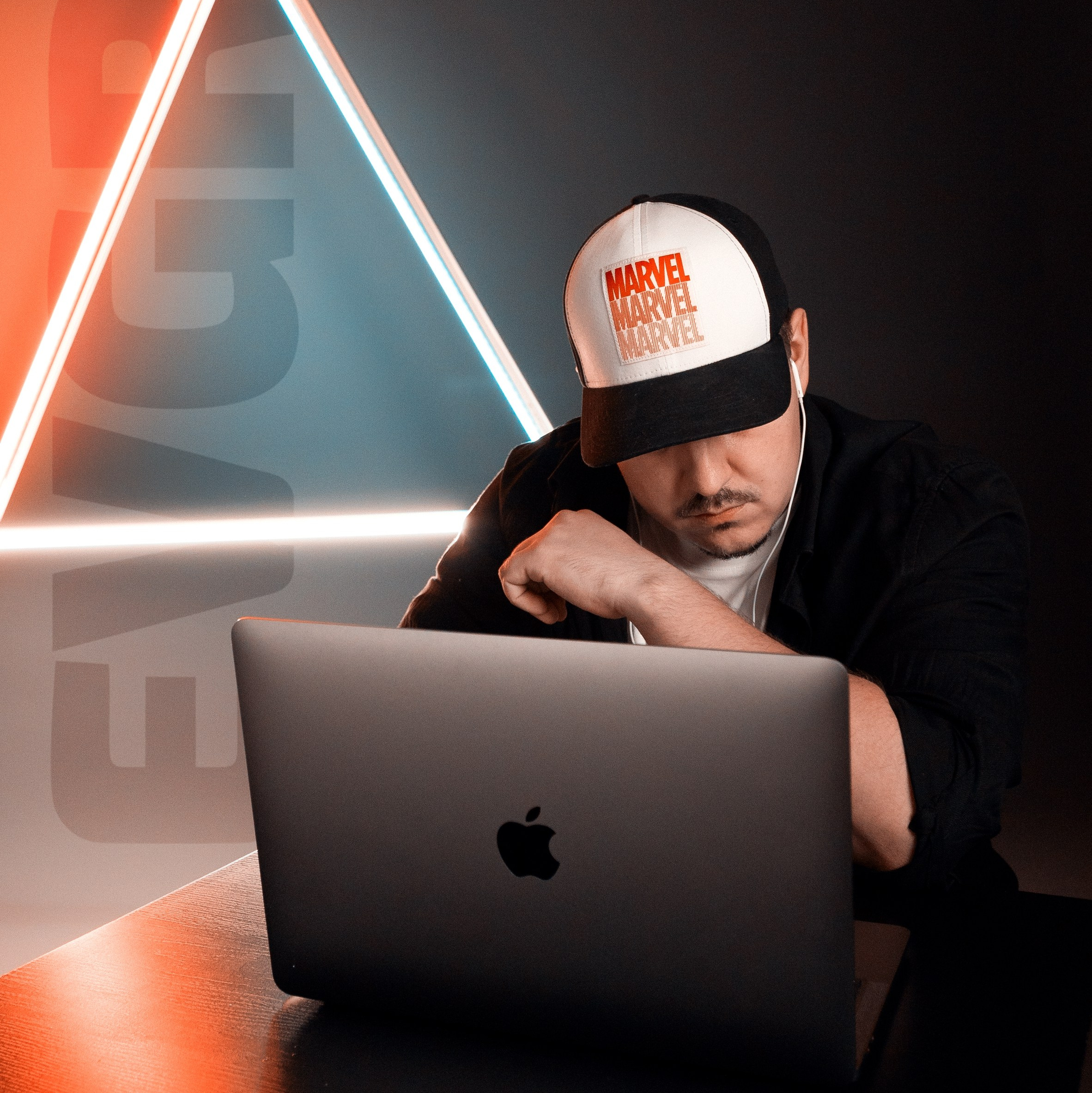 Контакты. Фотограф Евграфов Александр