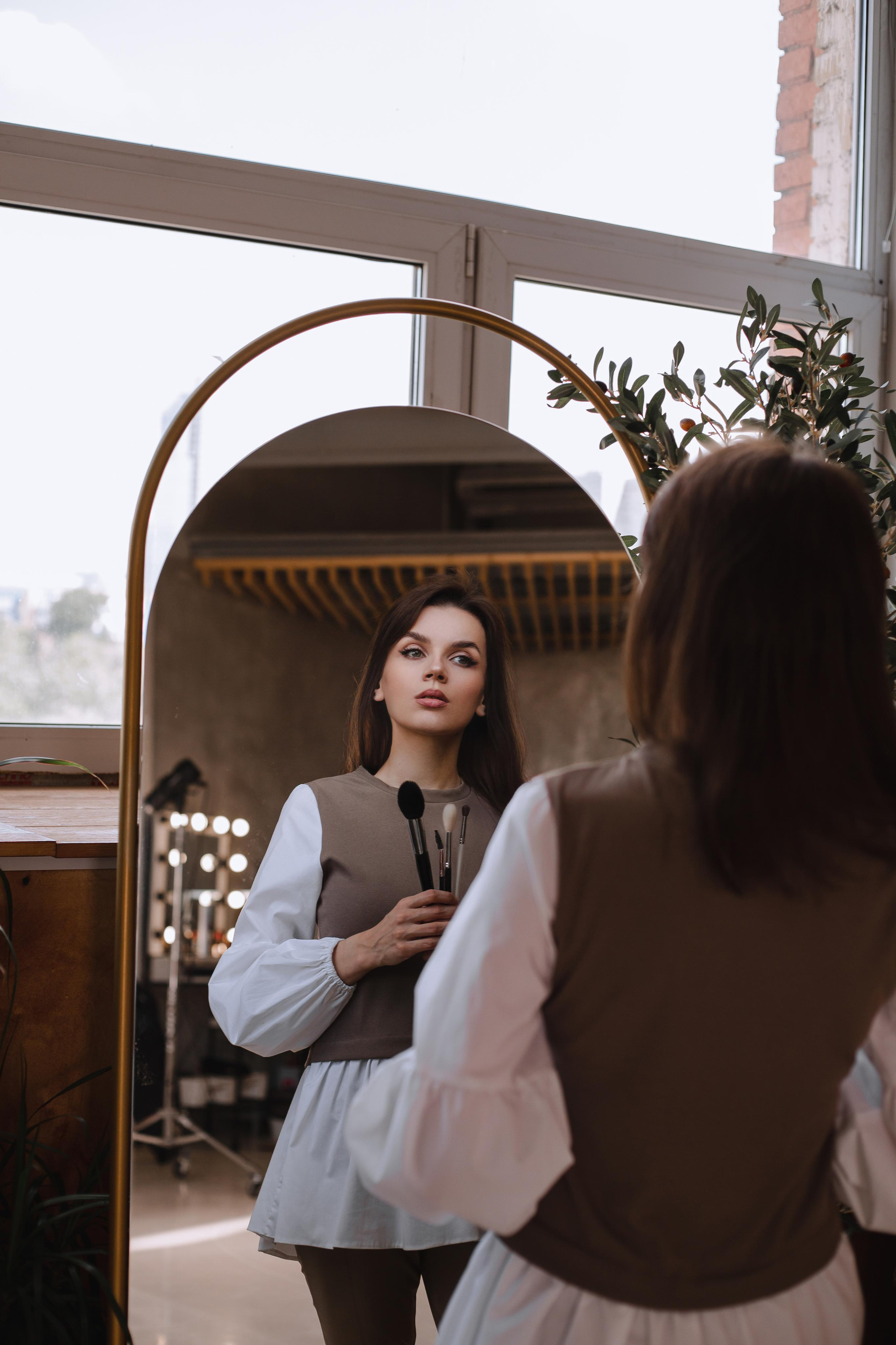 Контакты. Визажист и стилист по причёскам метро Семёновская Москва и МО