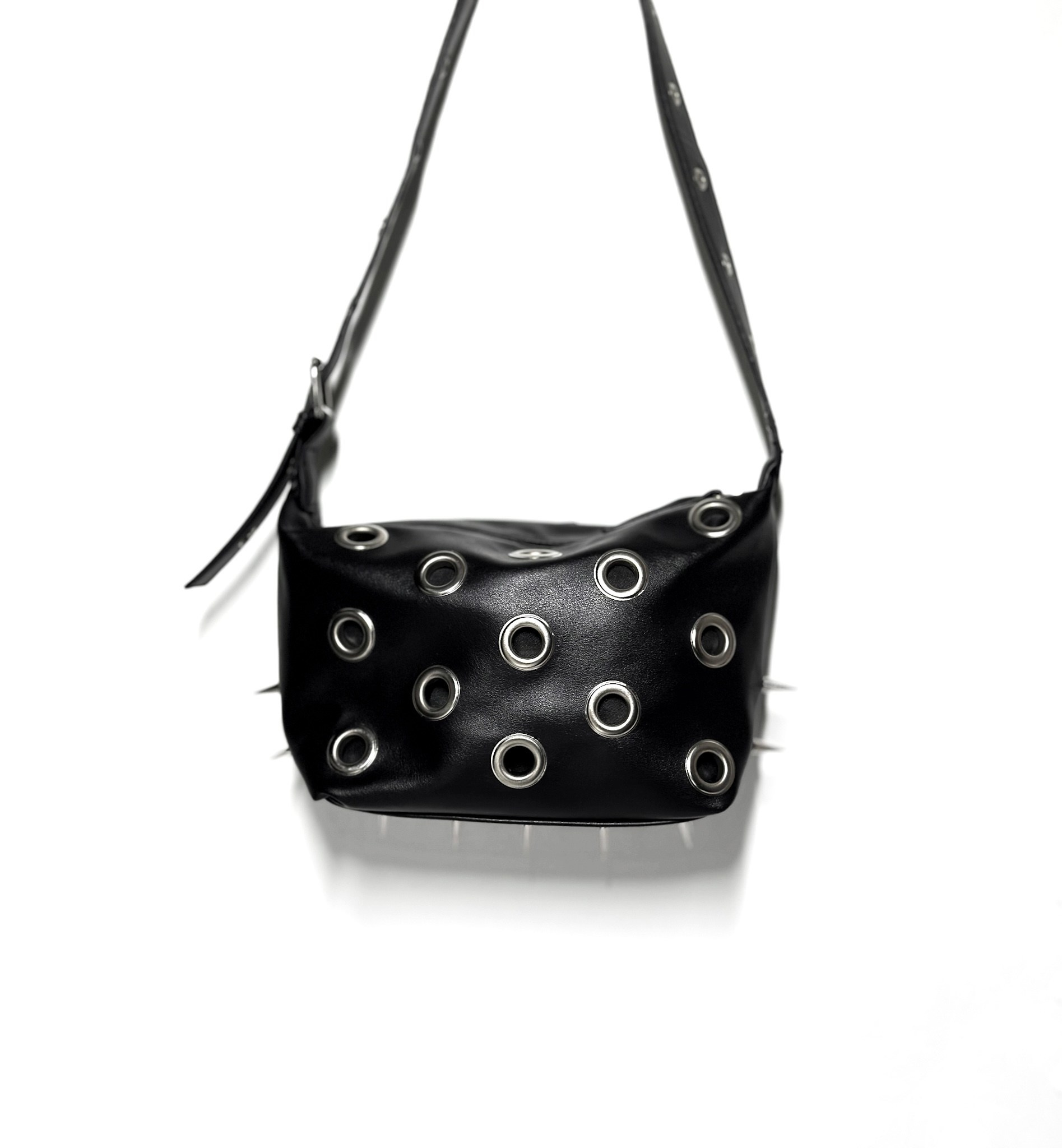 SEPT 1988 / о большой любви к чёрному / дизайнерская одежда и аксессуары ручной работы исключительно чёрного цвета. Елена Тазутдинова — Фотограф. Дизайнер одежды. Визуальный артист. Екатеринбург