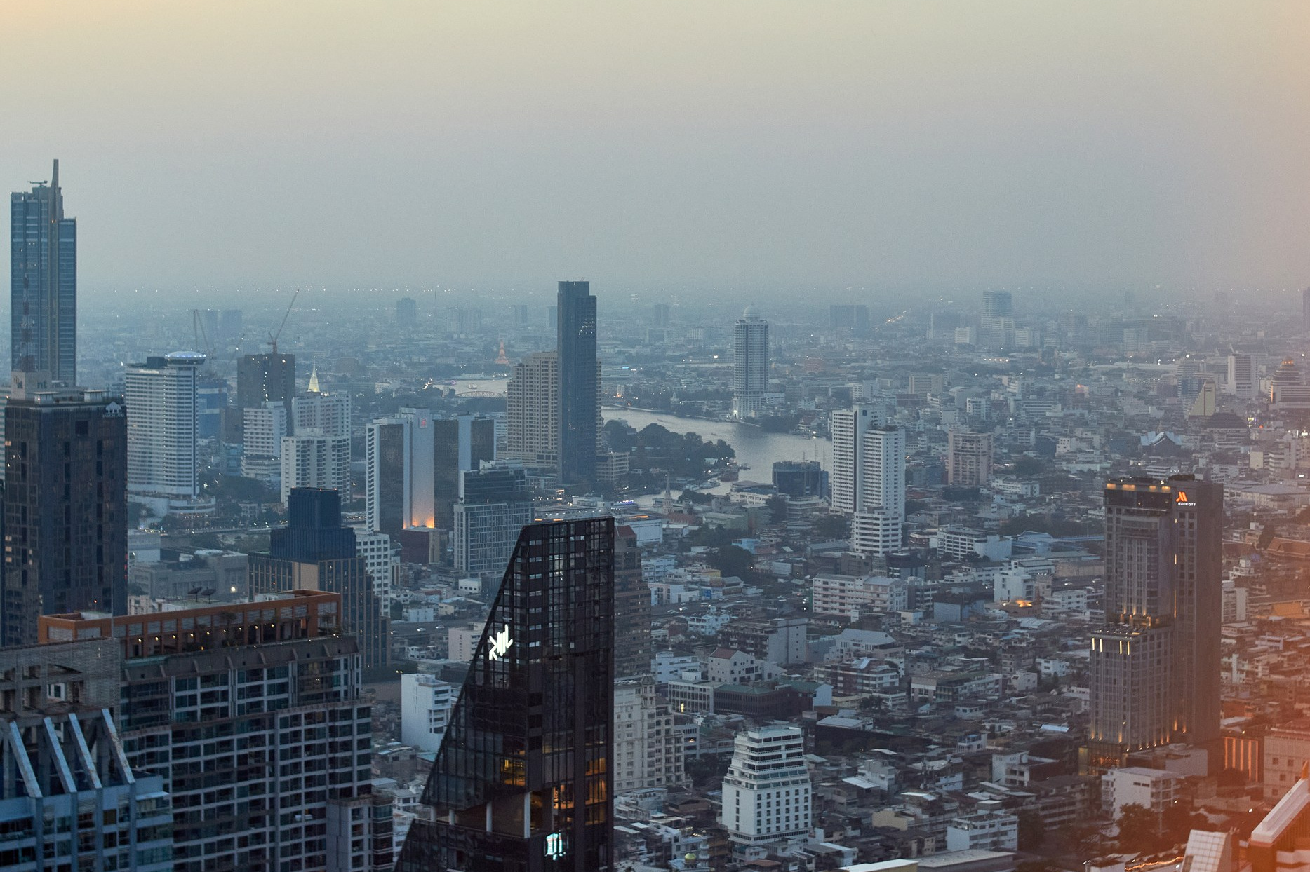 Bangkok – Urban Photography Capturing Life in Thailand’s Vibrant Capital