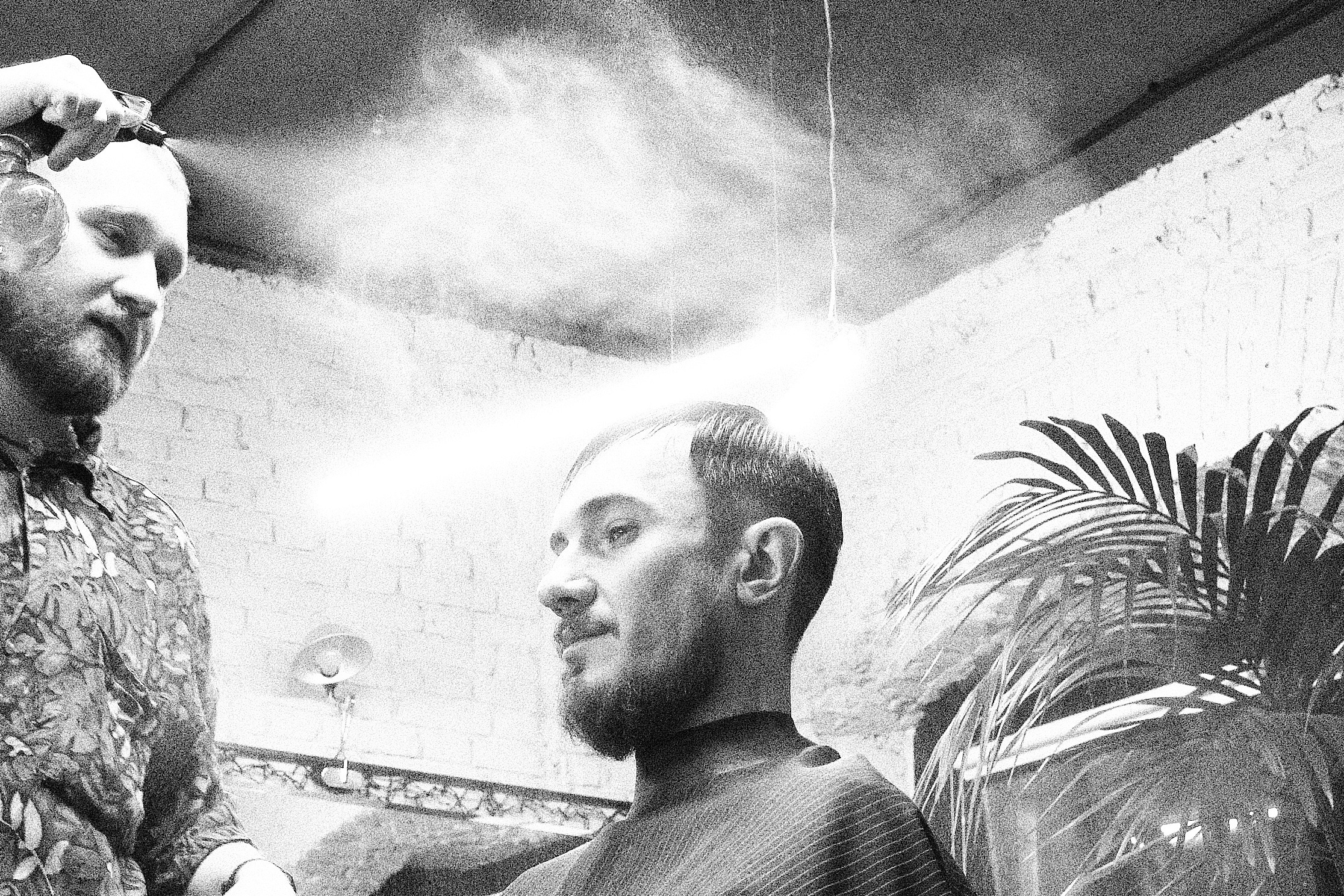 «МЫ ХОТЬ И ПАРИКМАХЕРСКАЯ, НО У НАС СВОЯ ГЛУБОКАЯ ФИЛОСОФИЯ»