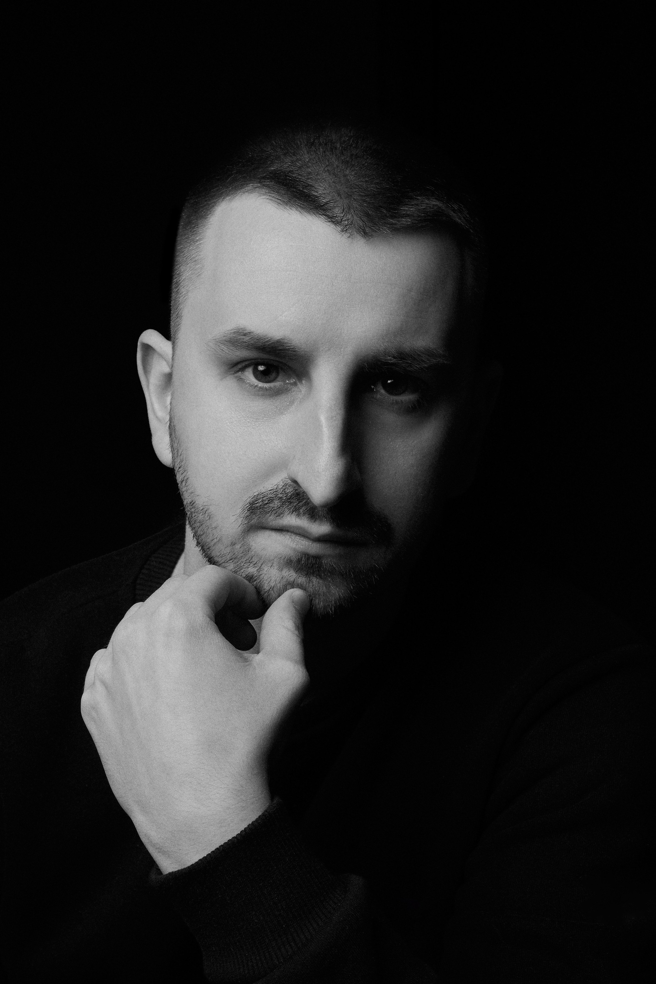 Контакты для связи с репортажным и портретным фотографом в Санкт-Петербурге