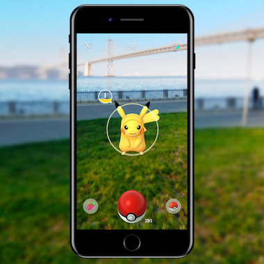 дополненная реальность пикачу. При наведении смартфона появляется пикачу благодаря технологии дополненной реальности.