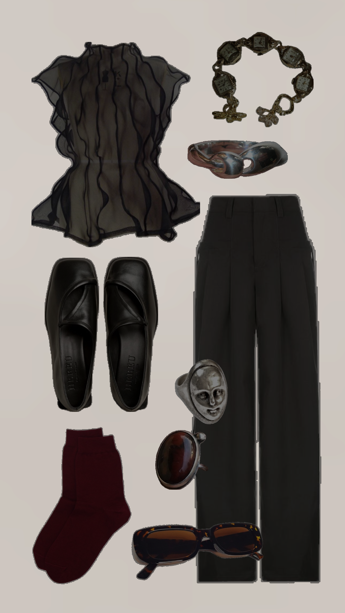 Образ с буалевой легкой блузкой без рукавов, классическими черными брюками, кожаными босоножками и аксессуарами