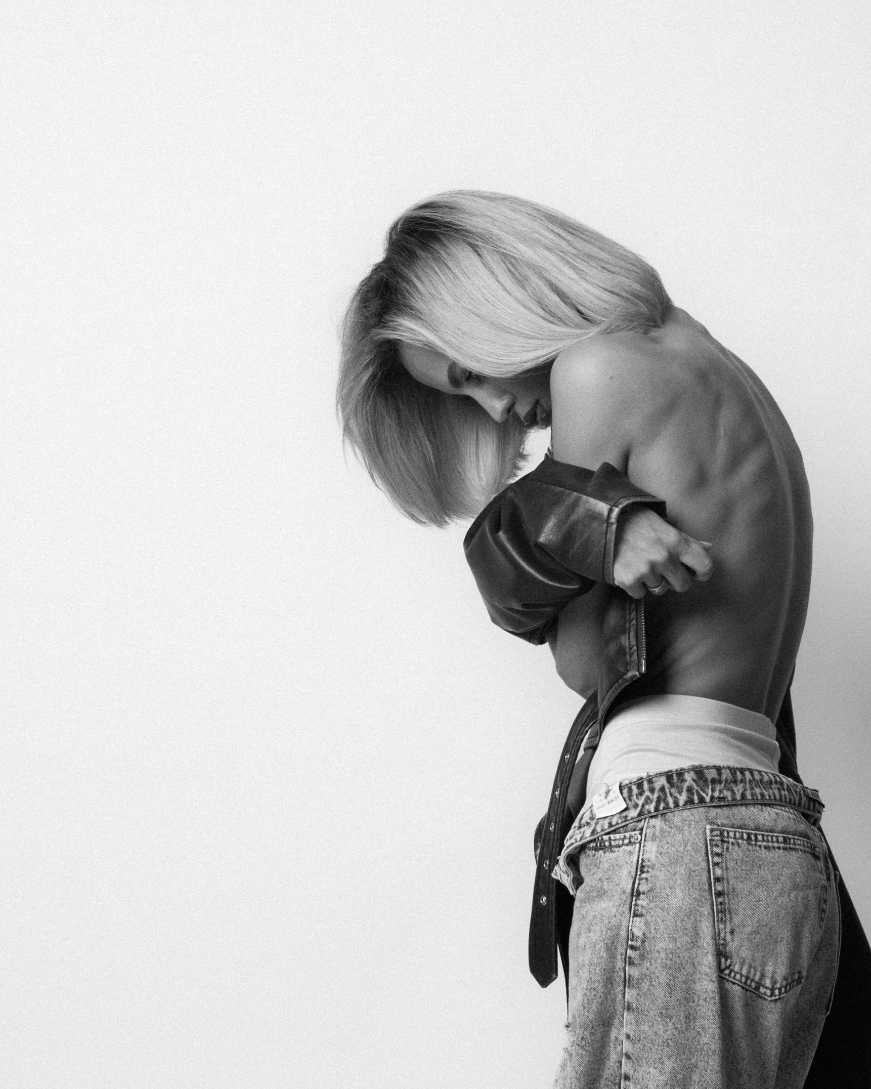 КОНТАКТЫ. Vivid—студия автопортрета в Новосибирске