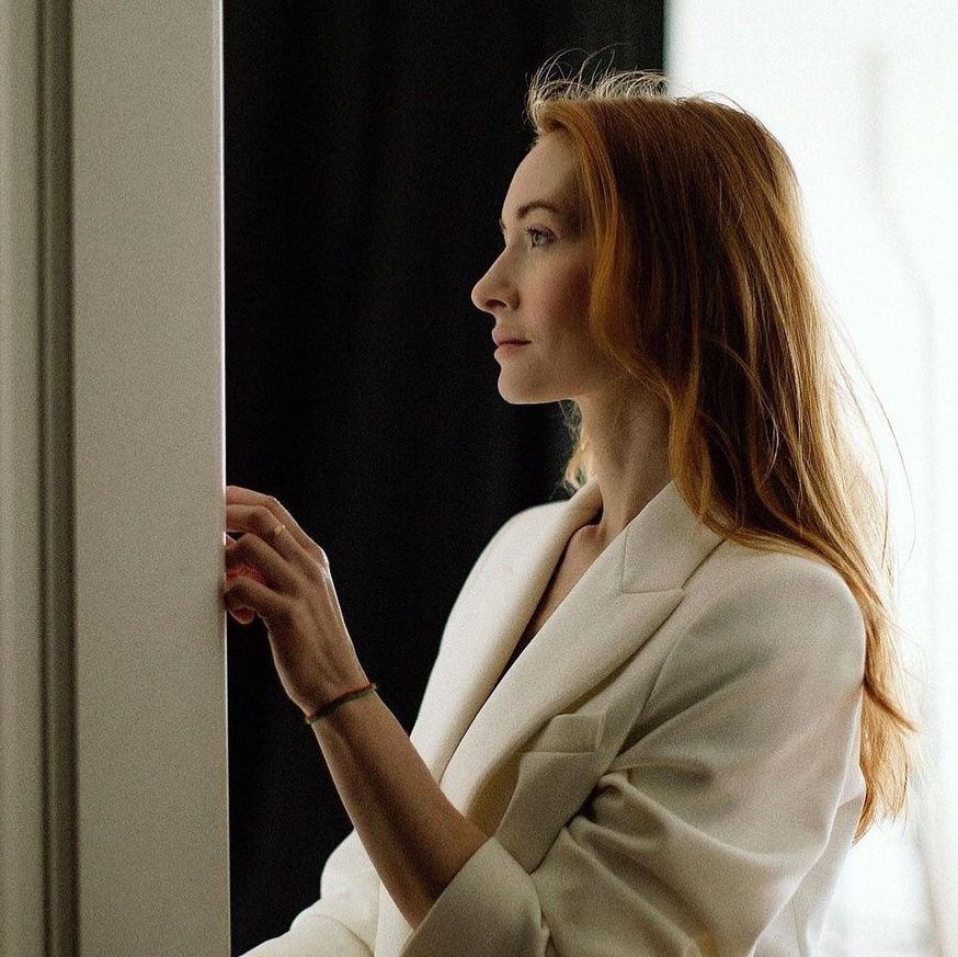 Контакты. Прически и макияж. Услуги свадебного стилиста в Москве