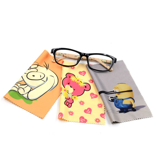 Дополнительные аксессуары для очков. Оптика для всей семьи Оптик Сторис в Москве