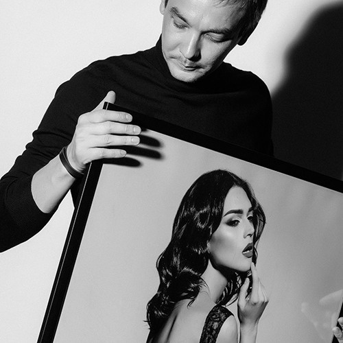 Профессиональный фотограф Ринат Каримов — контакты и услуги фотосъёмки в Алматы, студийная и выездная работа для брендов, рекламы и портретов