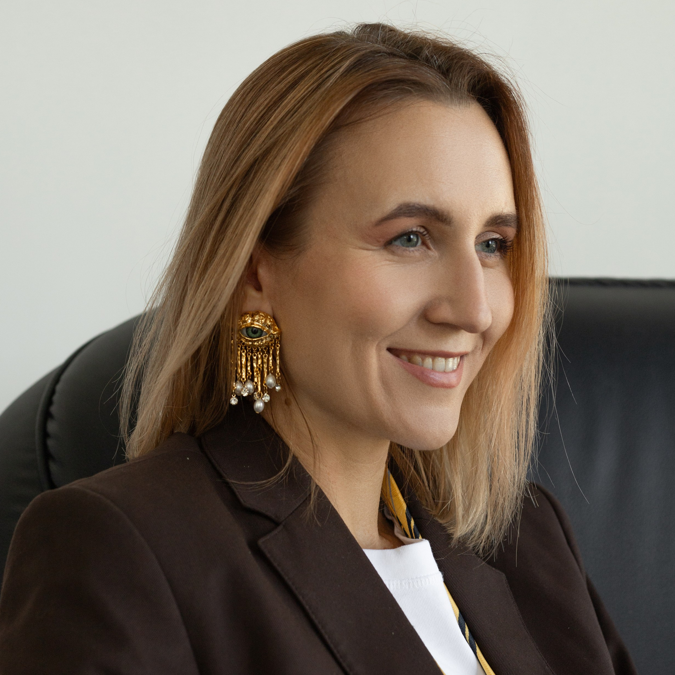 съёмка с проектором необычным фоном в фотостудии иркутска