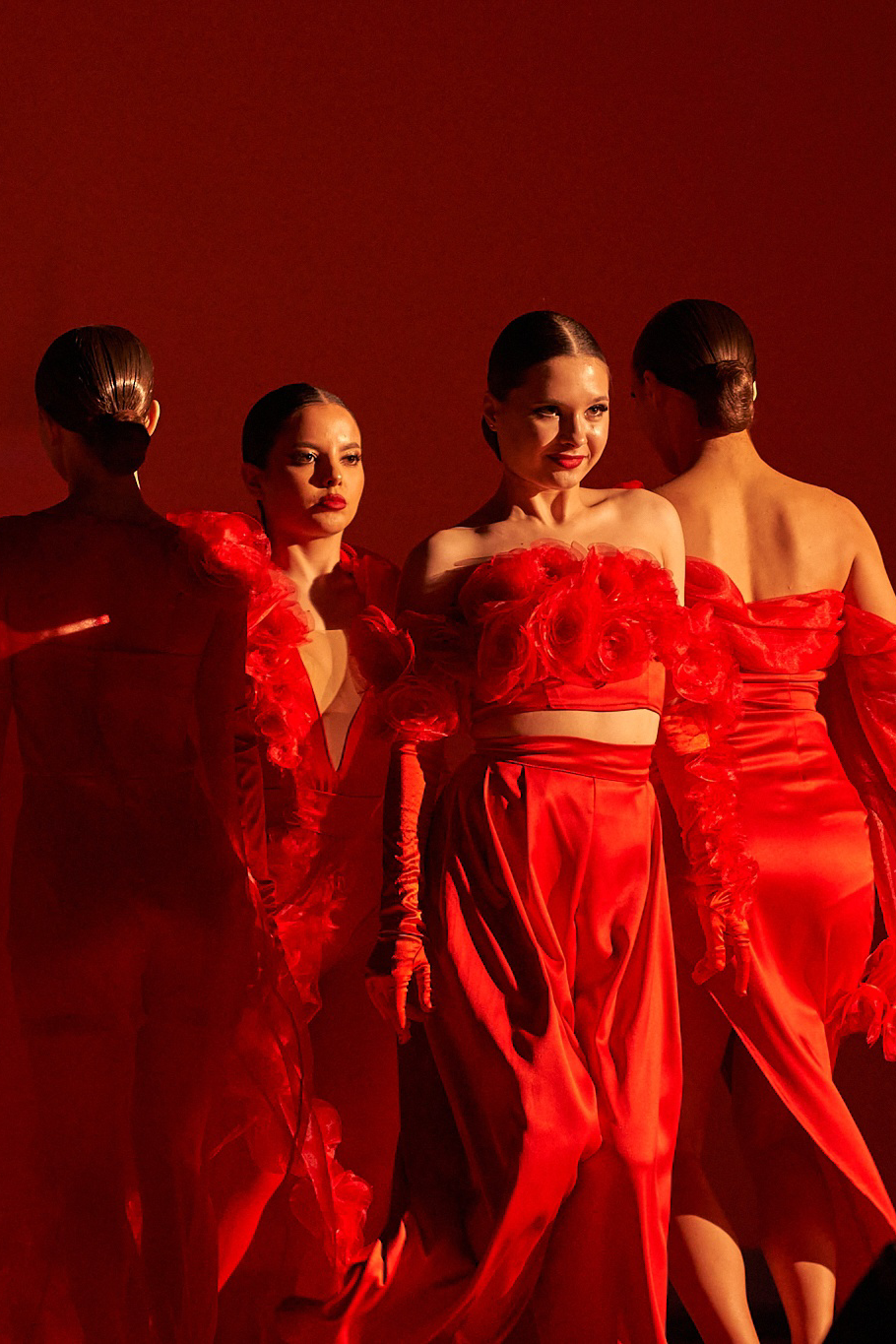 Репертуар и прайс. Танцевальная шоу-группа «GRANAT»