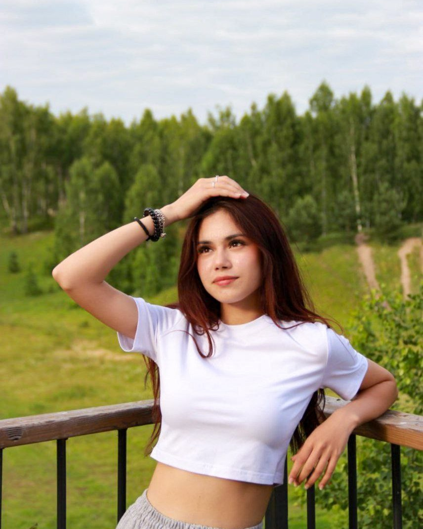 ОБО МНЕ