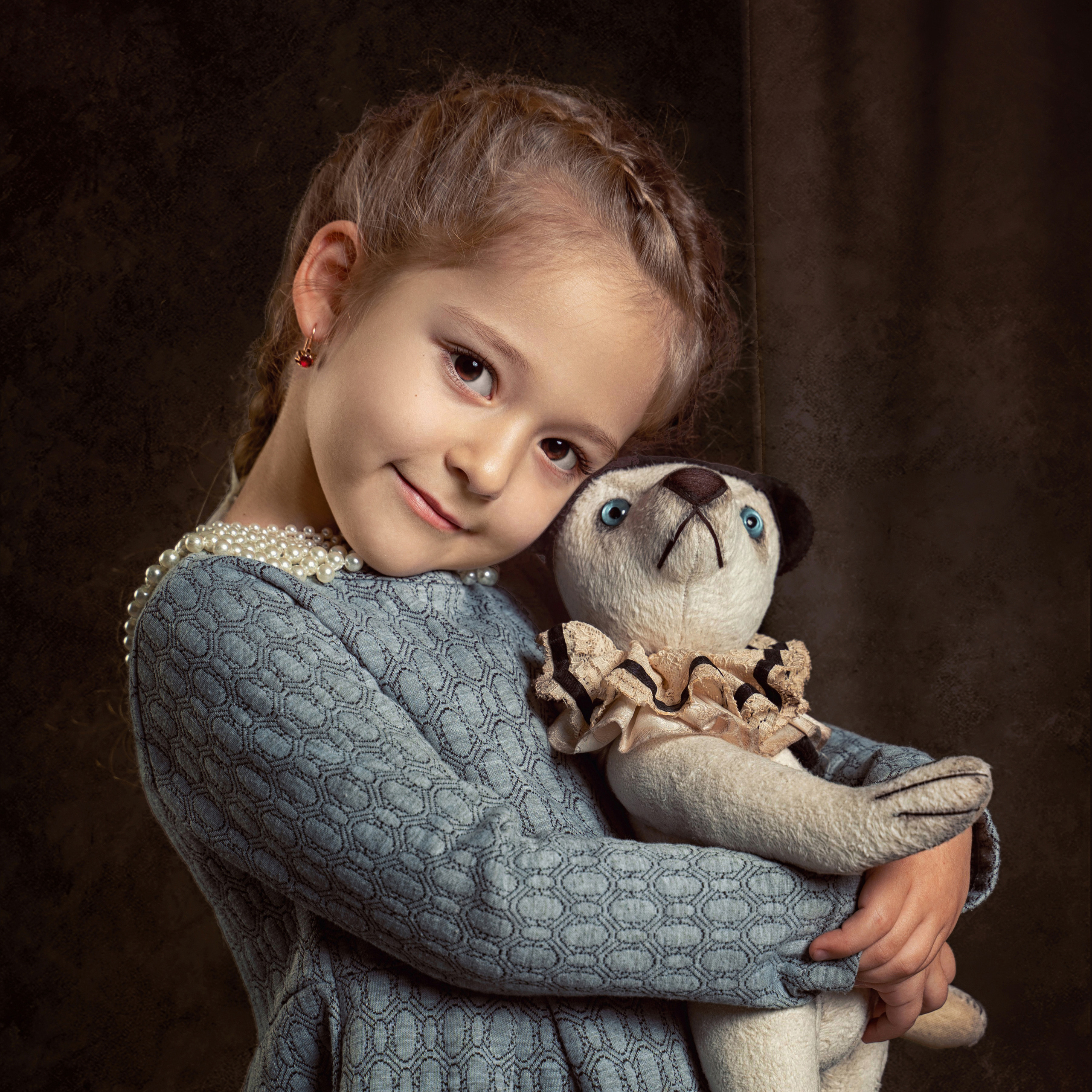Детская фотосеесия, девочка с мишкой.