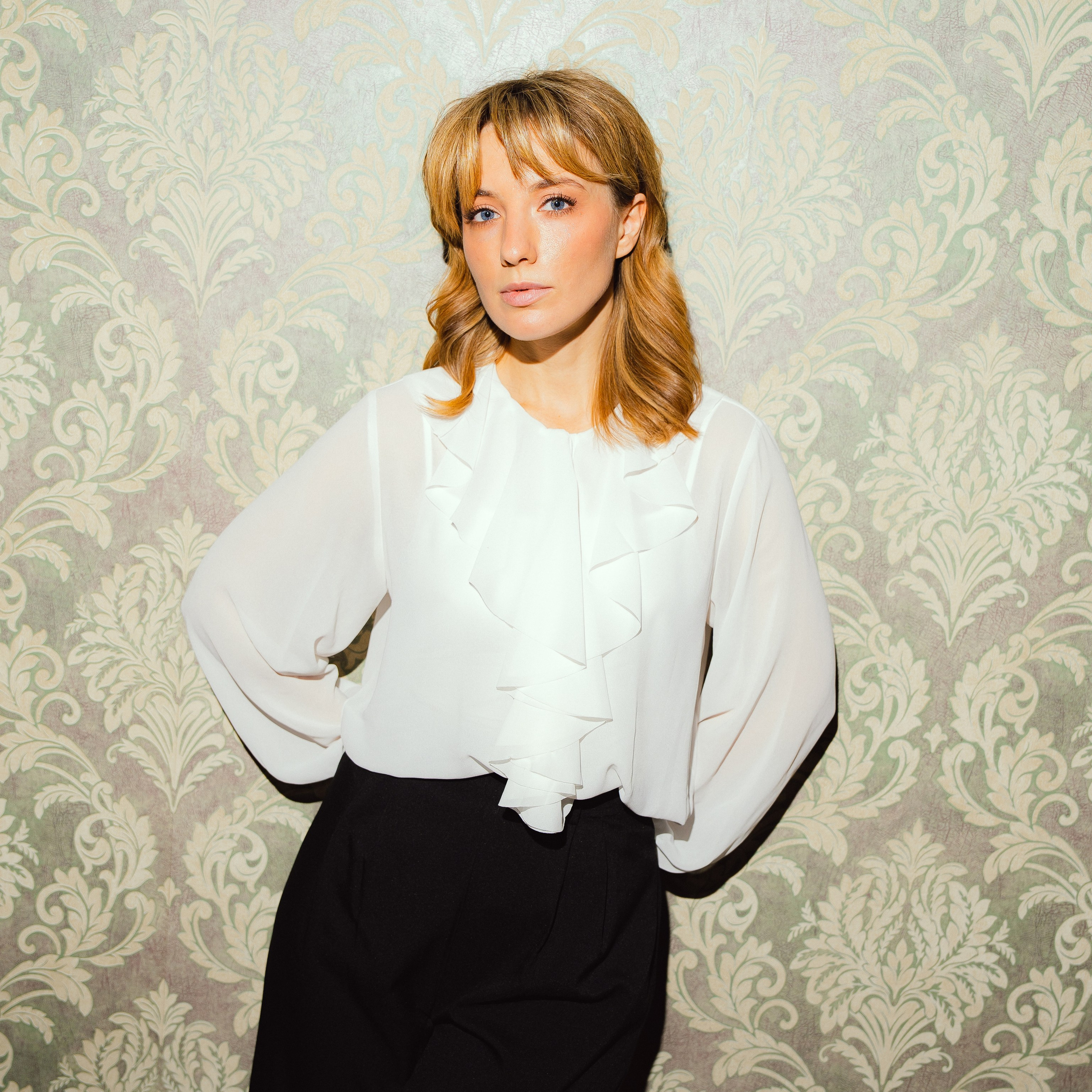 Контакты. Портретный и репортажный фотограф в Москве Острикова Анастасия