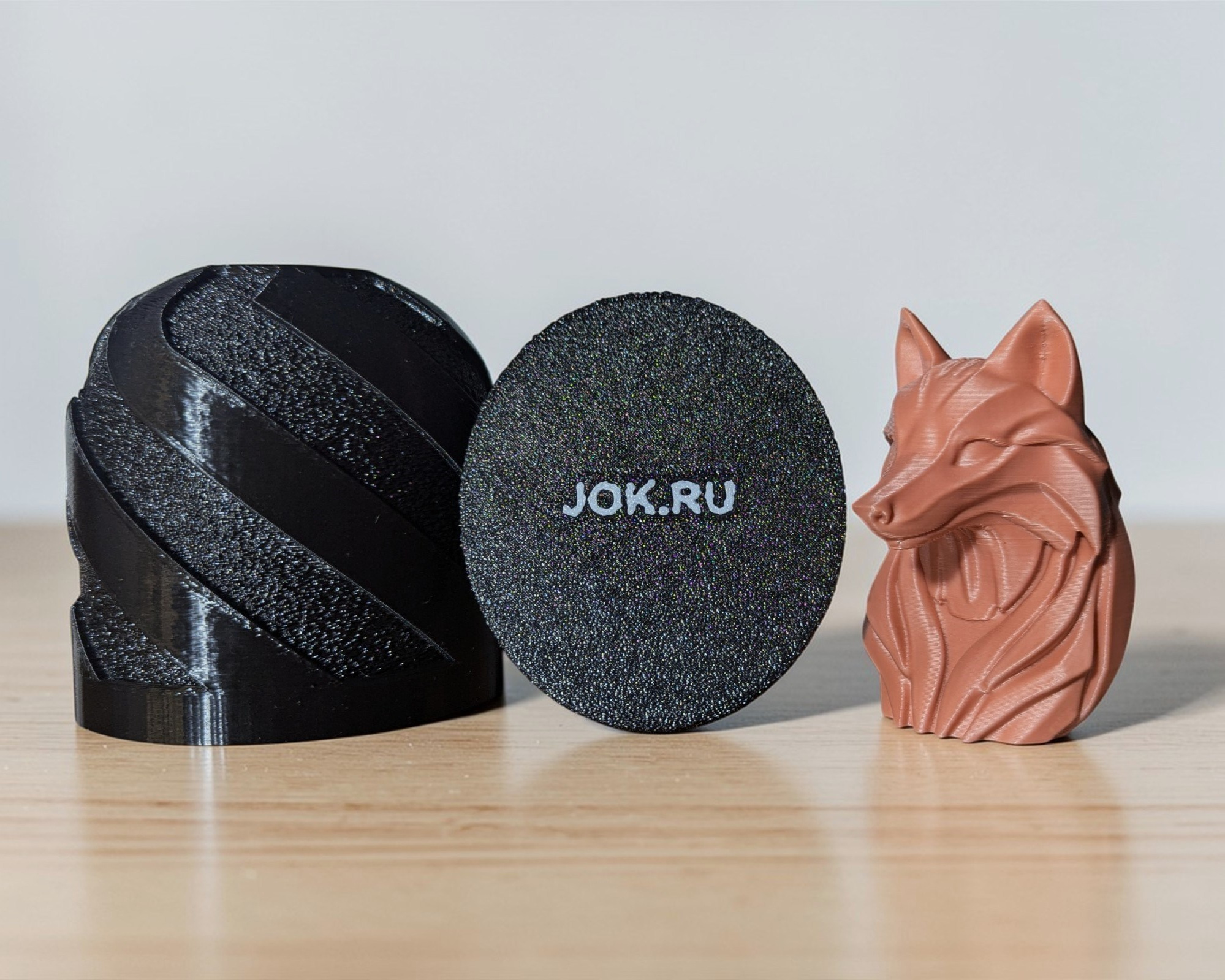 Корпоративные подарки на заказ с логотипом, индивидуальный подход от Joker-Studio.