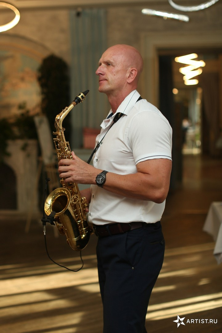Свадебный ведущий в Москве Саксофон на свадьбу