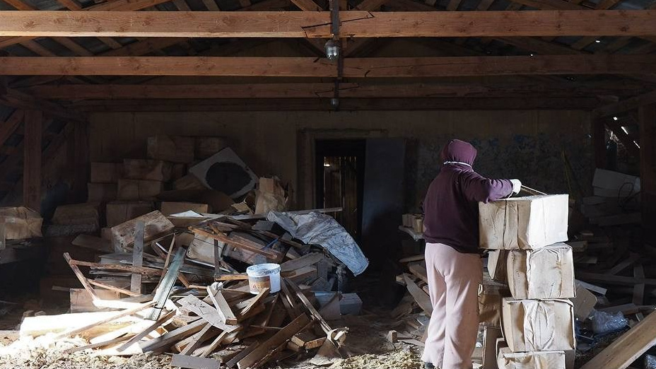 Убери это в ту комнату. Daria Morozova