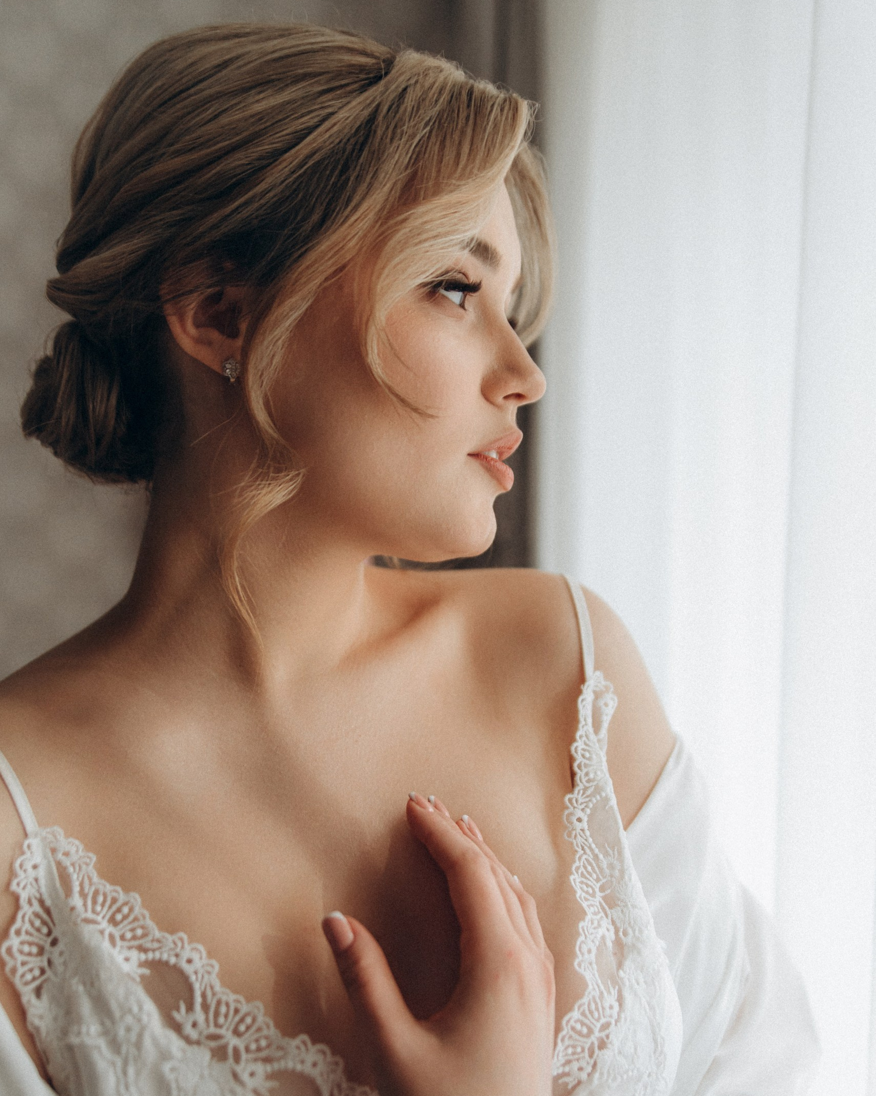 Свадебные услуги. Свадебный стилист по прическам и макияжу в Ростове-на-Дону Даниэла Дар