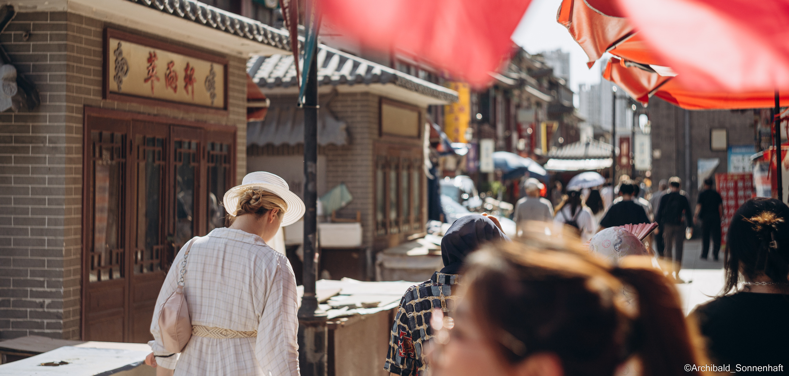 Photowalk. Photographer in Guangzhou, China. Archibald Sonnenhaft