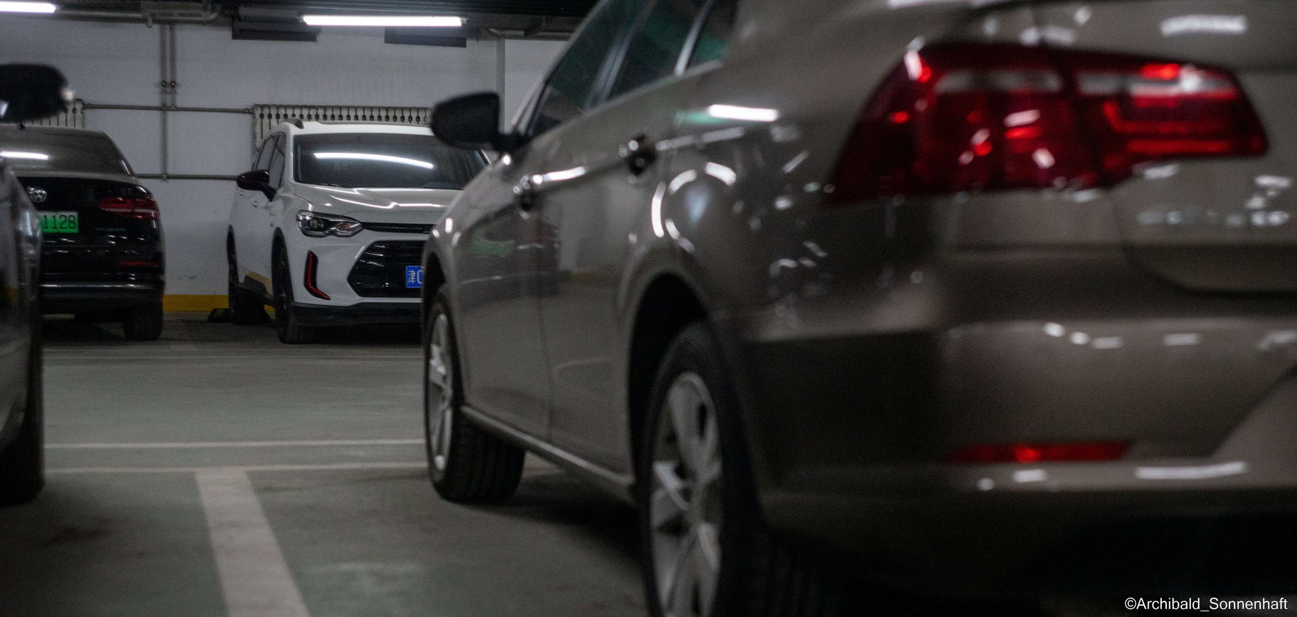 Underground photographers. Photographer in Guangzhou, China. Archibald Sonnenhaft