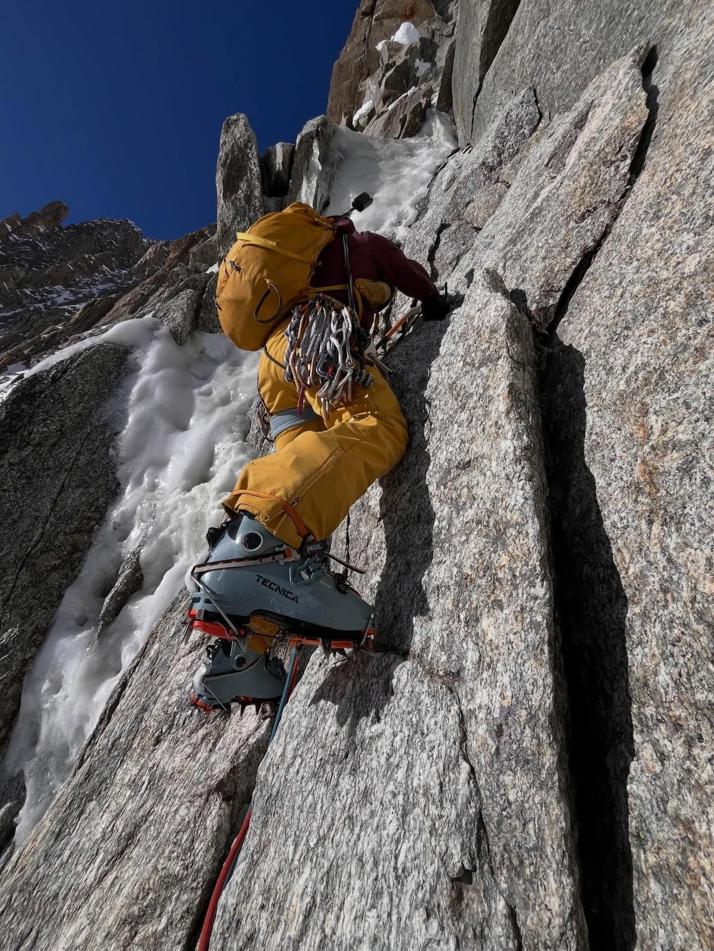 Женский микст: два маршрута на Mont Blanc du Tacul за 2 дня. Премия Стальной Ангел