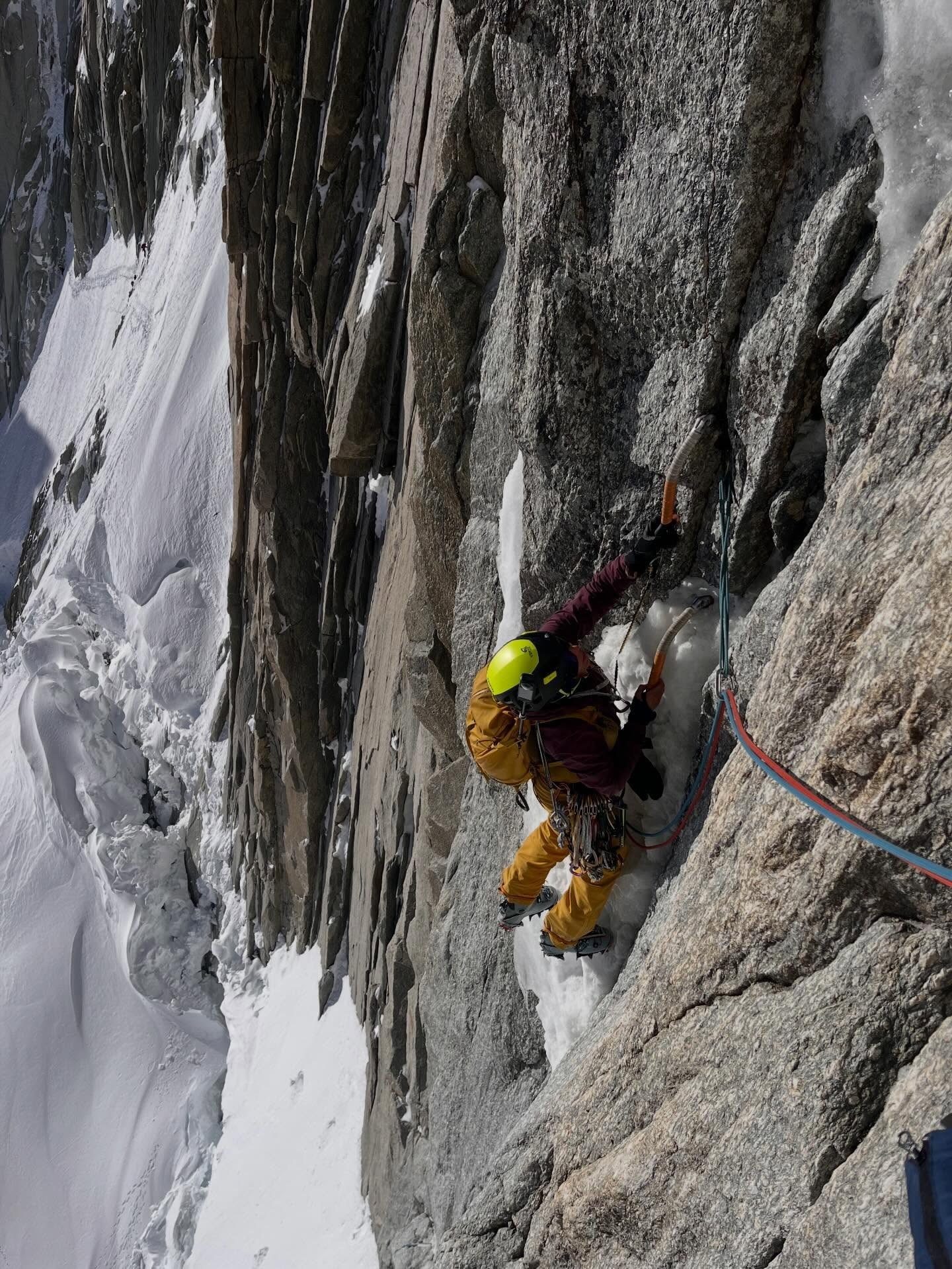 Женский микст: два маршрута на Mont Blanc du Tacul за 2 дня. Премия Стальной Ангел