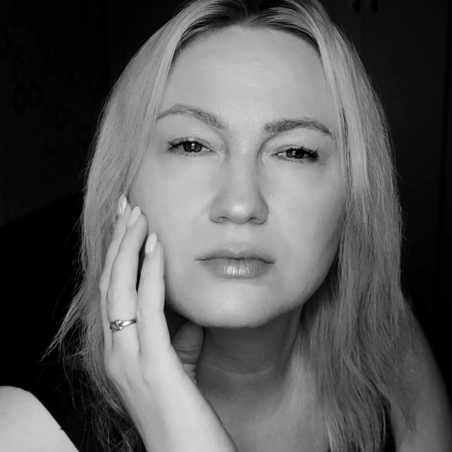 Контакты. ШКОЛЬНЫЙ И ДЕТСКИЙ ФОТОГРАФ В ИЖЕВСКЕ ОКСАНА ПЕРЕВОЗЧИКОВА, ВЫПУСКНЫЕ АЛЬБОМЫ