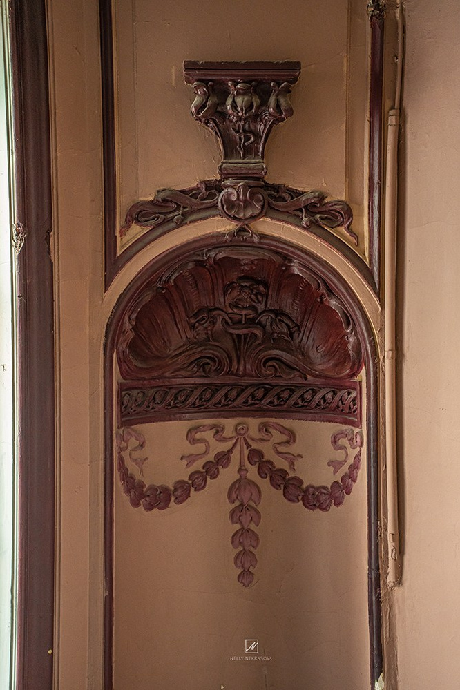 Парадная ар-нуво. Фотограф и искусствовед в Туле и Санкт-Петербурге Нелли Некрасова