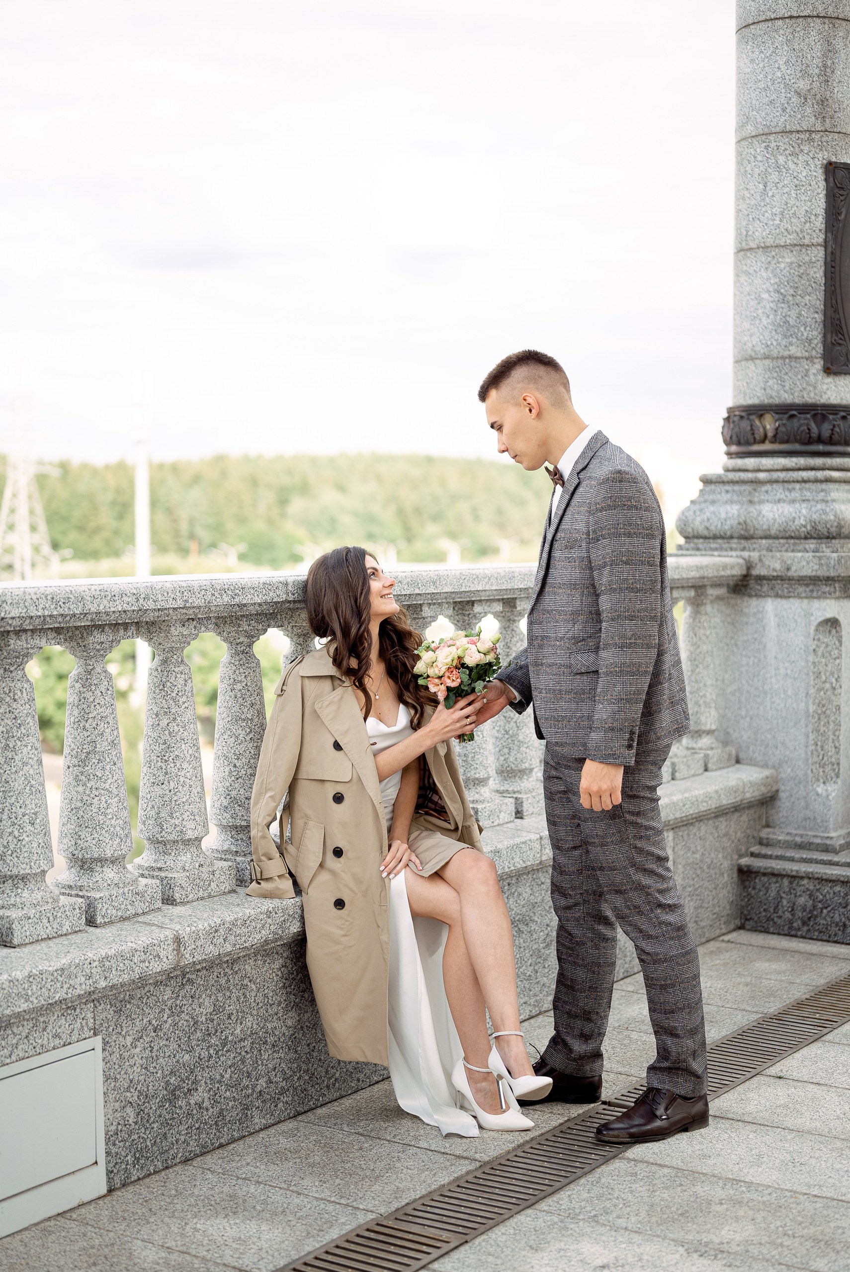 Топ локаций Минска для свадебной прогулки в дождь. Свадебный и портретный фотограф в Минске Наташа Каракулова