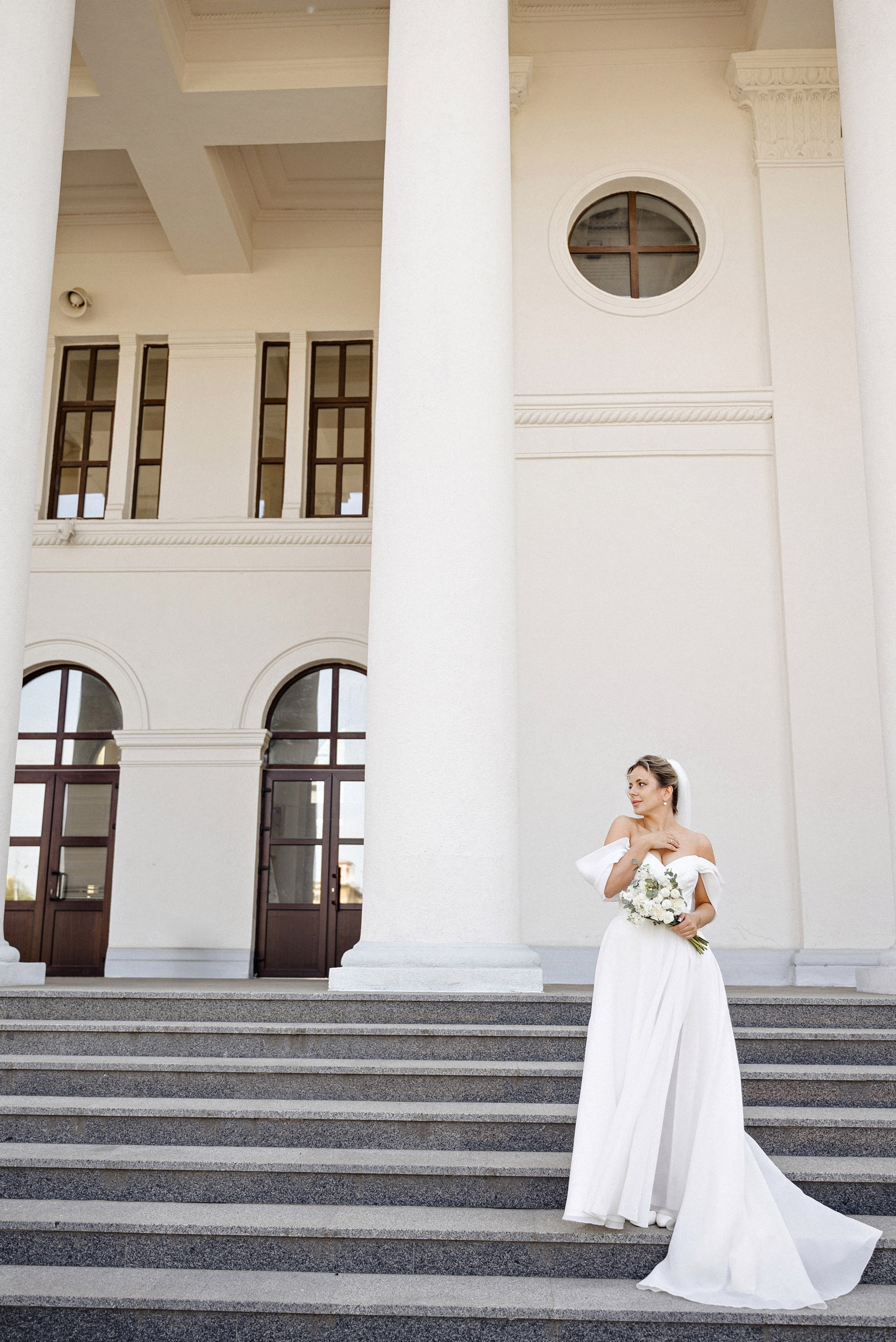 Топ локаций Минска для свадебной прогулки в дождь. Свадебный и портретный фотограф в Минске Наташа Каракулова