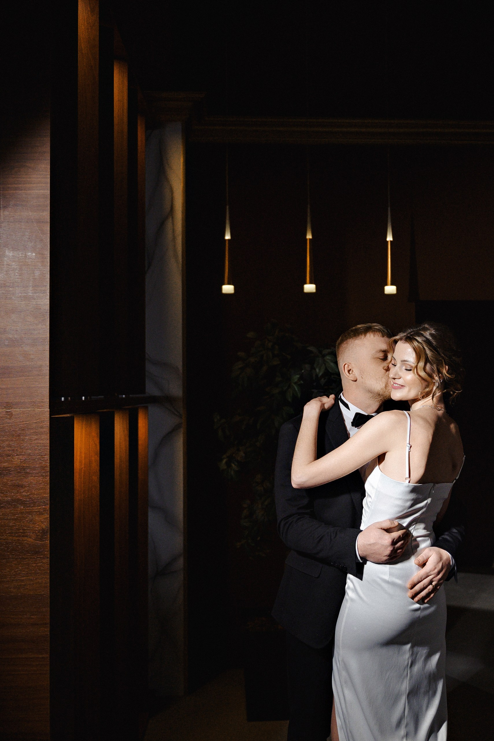 Топ локаций Минска для свадебной прогулки в дождь. Свадебный и портретный фотограф в Минске Наташа Каракулова