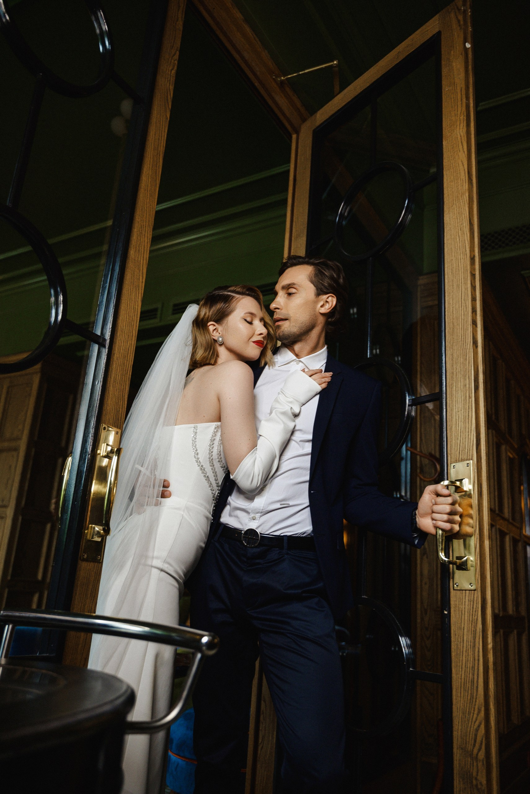 Топ локаций Минска для свадебной прогулки в дождь. Свадебный и портретный фотограф в Минске Наташа Каракулова