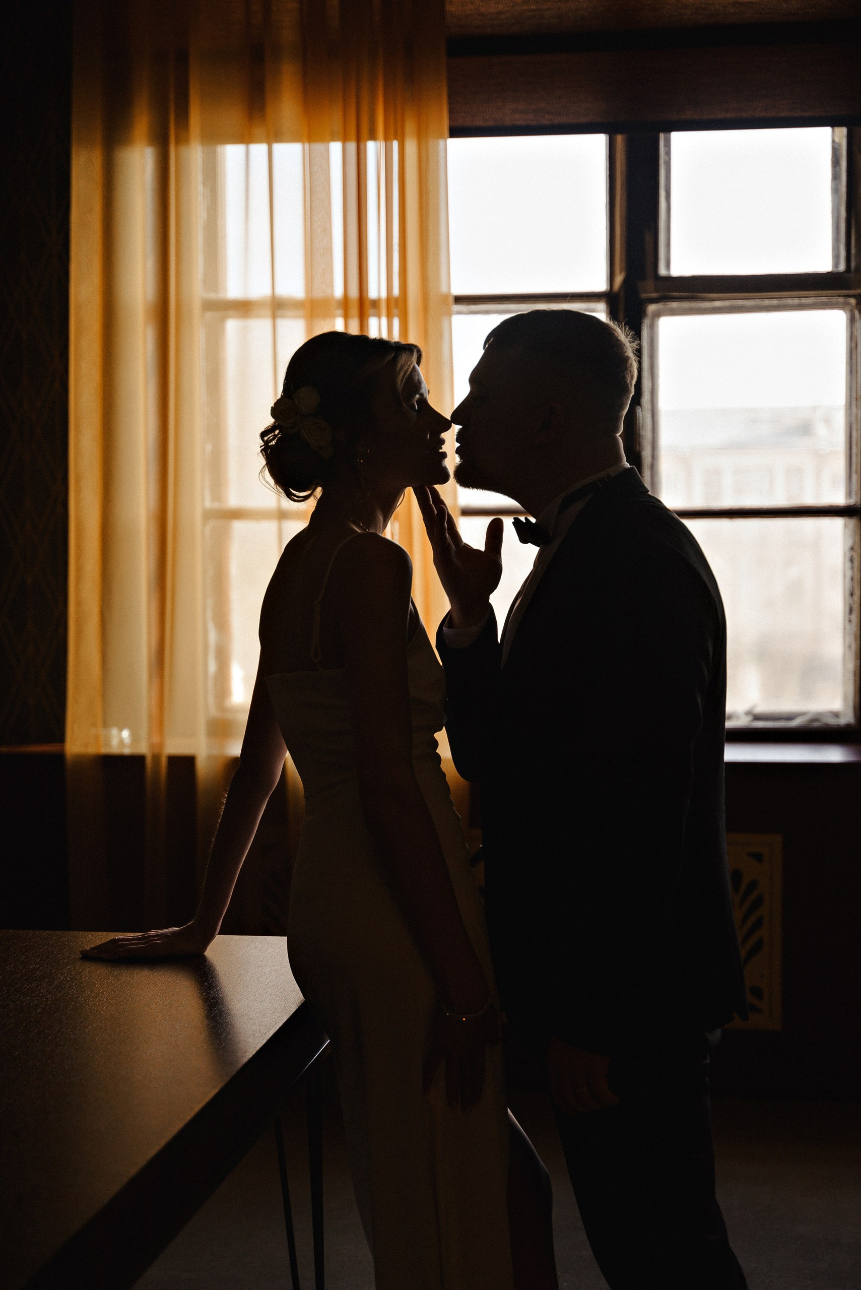 Топ локаций Минска для свадебной прогулки в дождь. Свадебный и портретный фотограф в Минске Наташа Каракулова