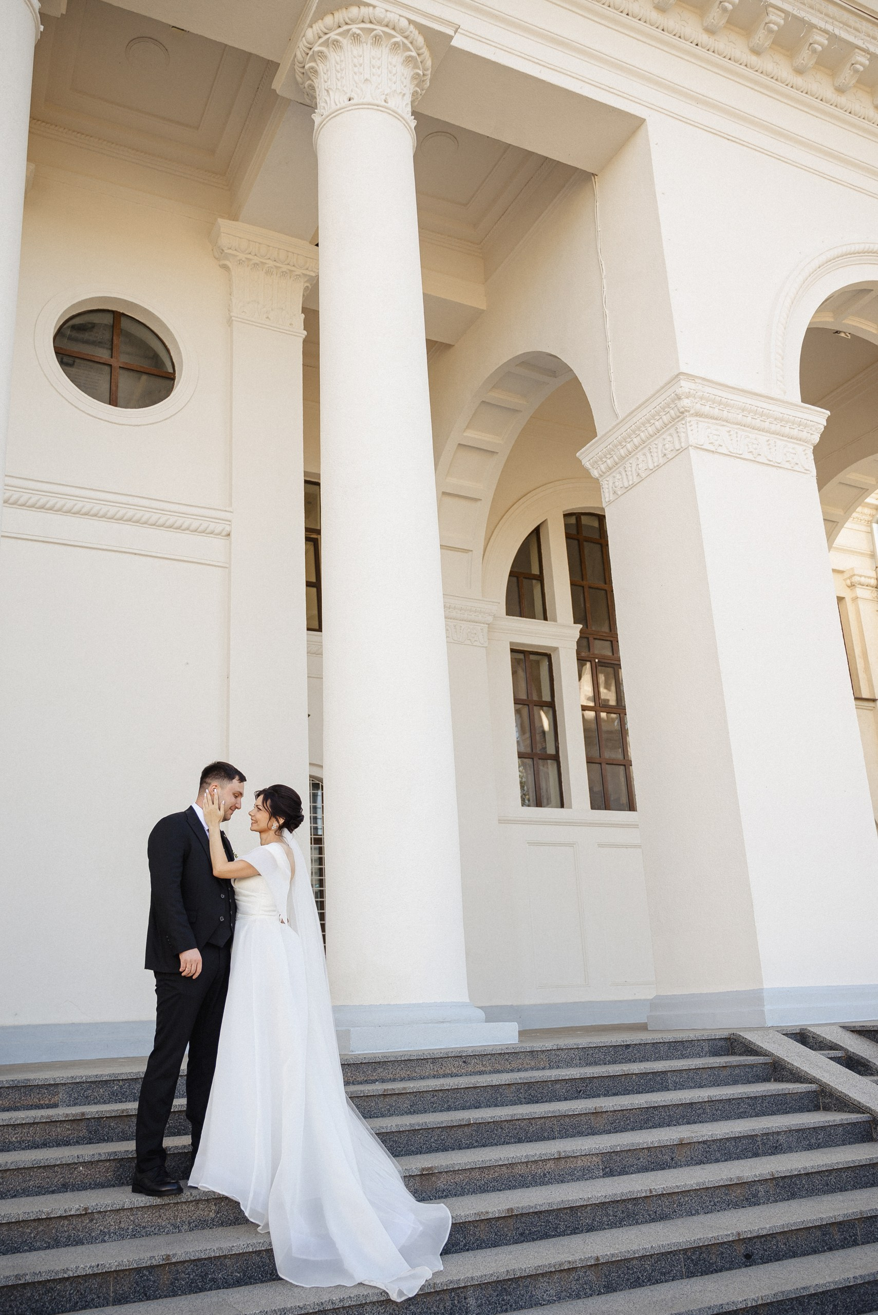 Топ локаций Минска для свадебной прогулки в дождь. Свадебный и портретный фотограф в Минске Наташа Каракулова