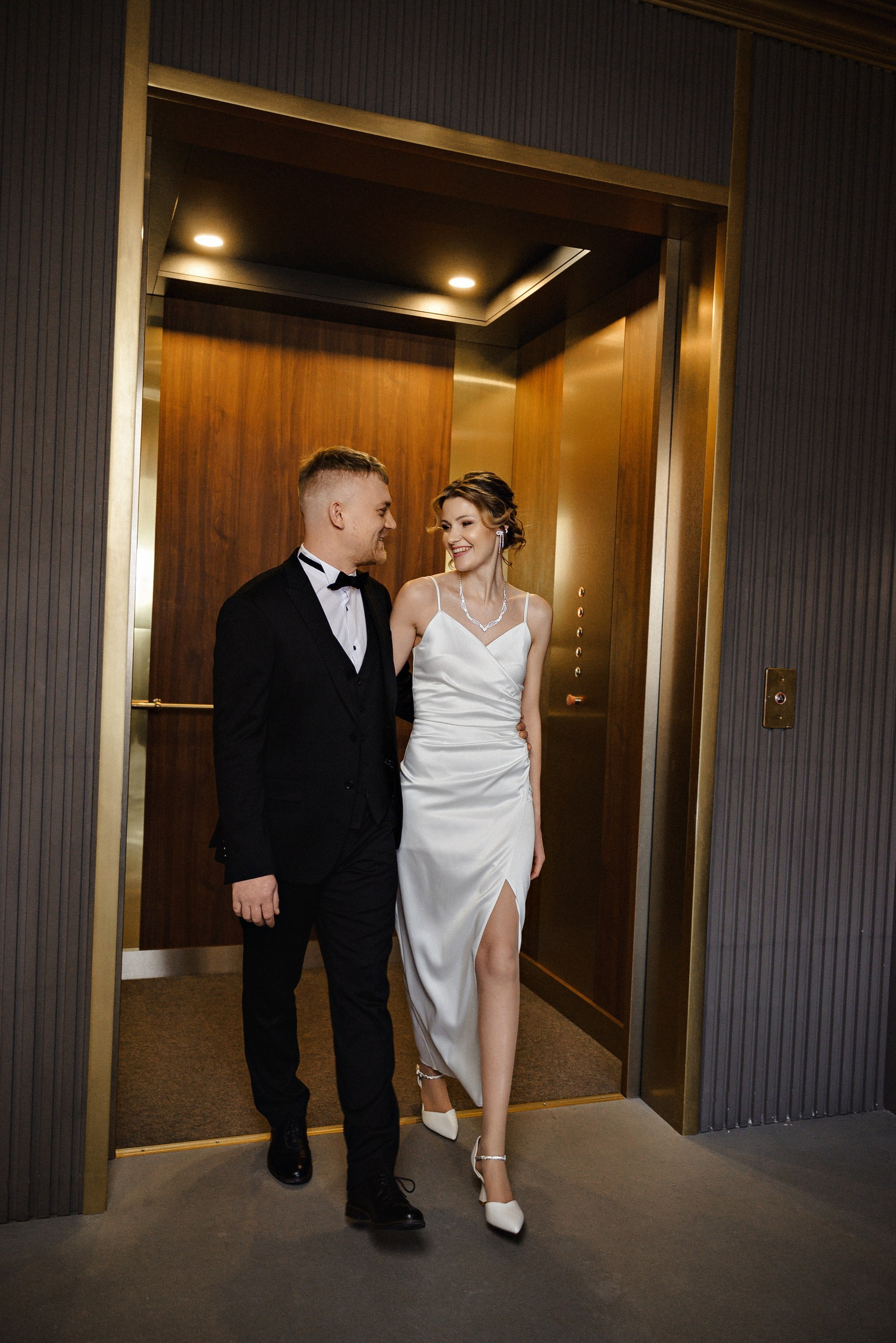 Топ локаций Минска для свадебной прогулки в дождь. Свадебный и портретный фотограф в Минске Наташа Каракулова