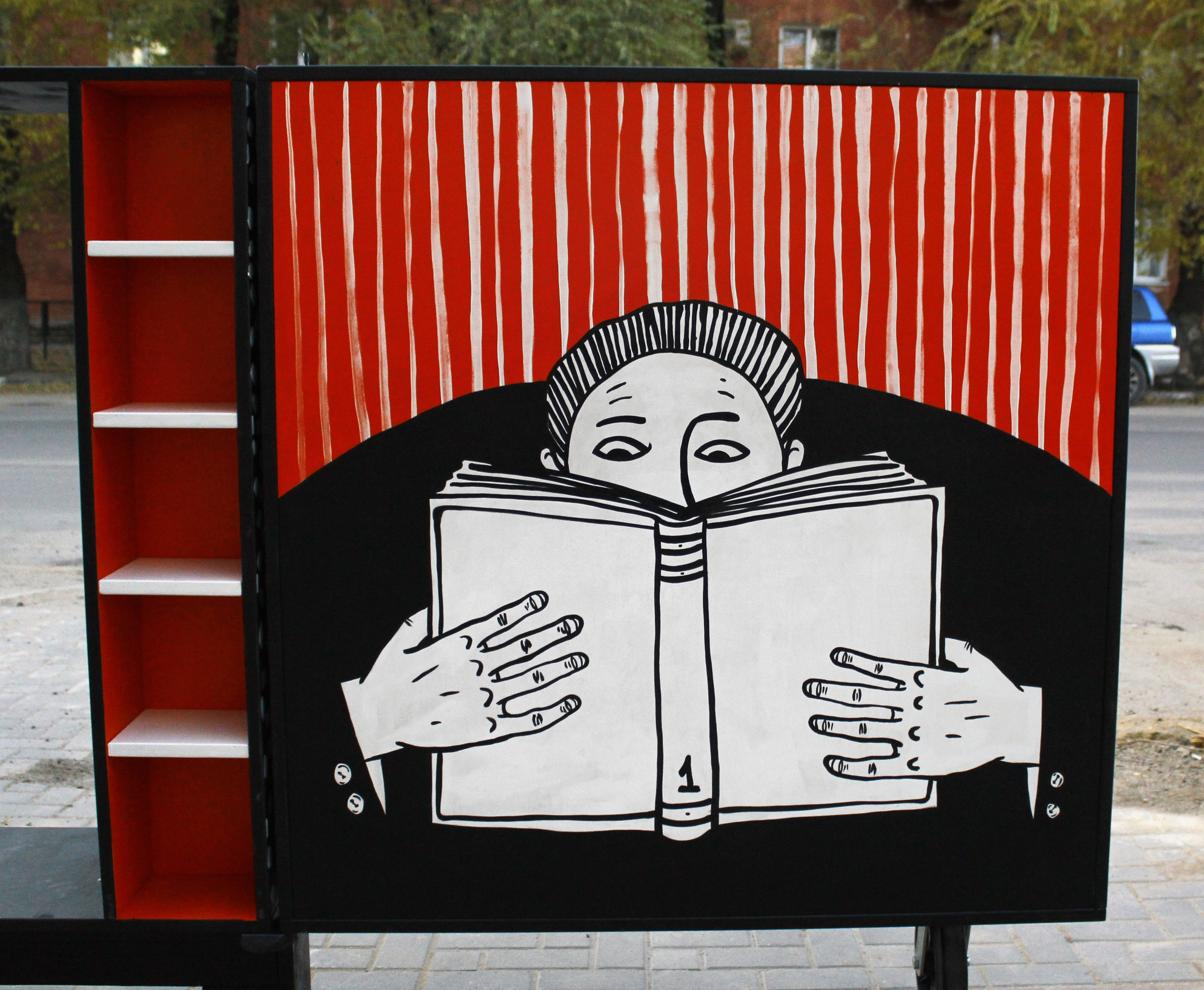 Шкаф. Художник Рыбак Николай