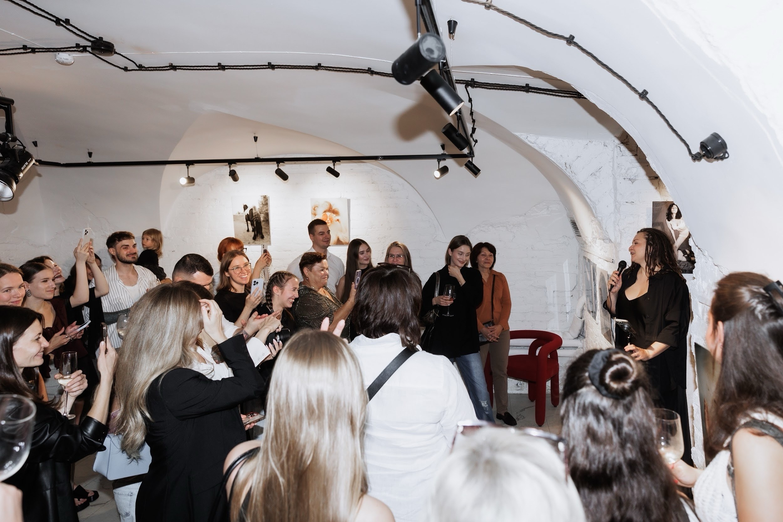 Персональная фотовыставка фотографа. Организация фотовыставок в Петербурге и Москве, MFamilia (МФамилия)