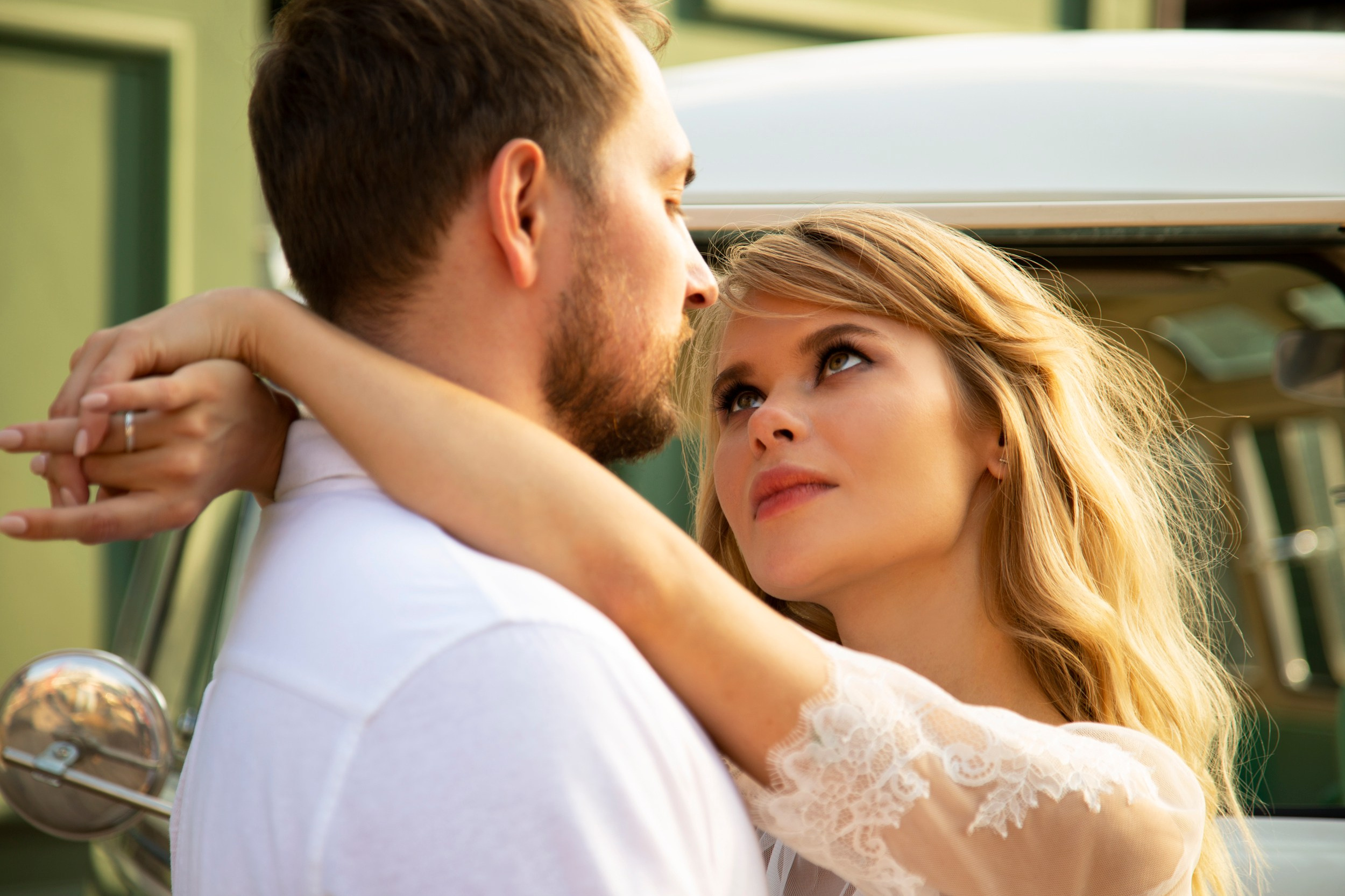 Фотограф на свадьбу в Воронеже с ценами доступными и подарками для всех к любому пакету услуг на свадьбу. Свадебная фотосессия в Воронеже от свадебного фотографа Воронежа