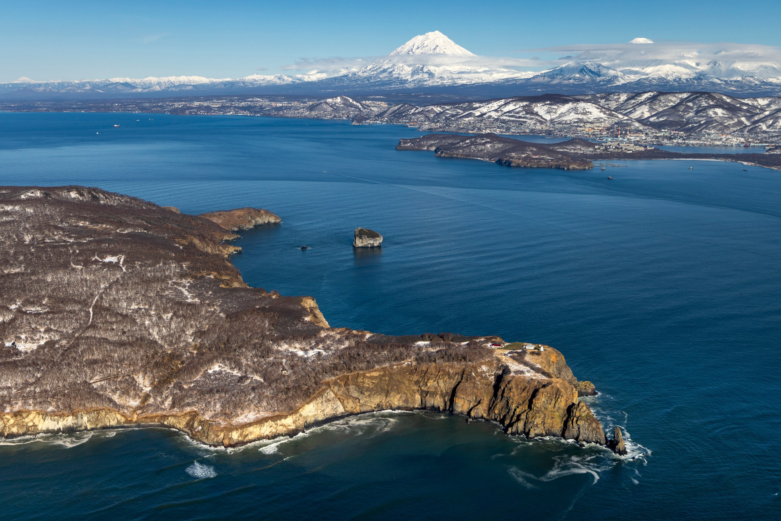 Вертолетные экскурсии ЗИМА. Время Камчатки: чтобы найти свой путь, нужно скорость умножить на время