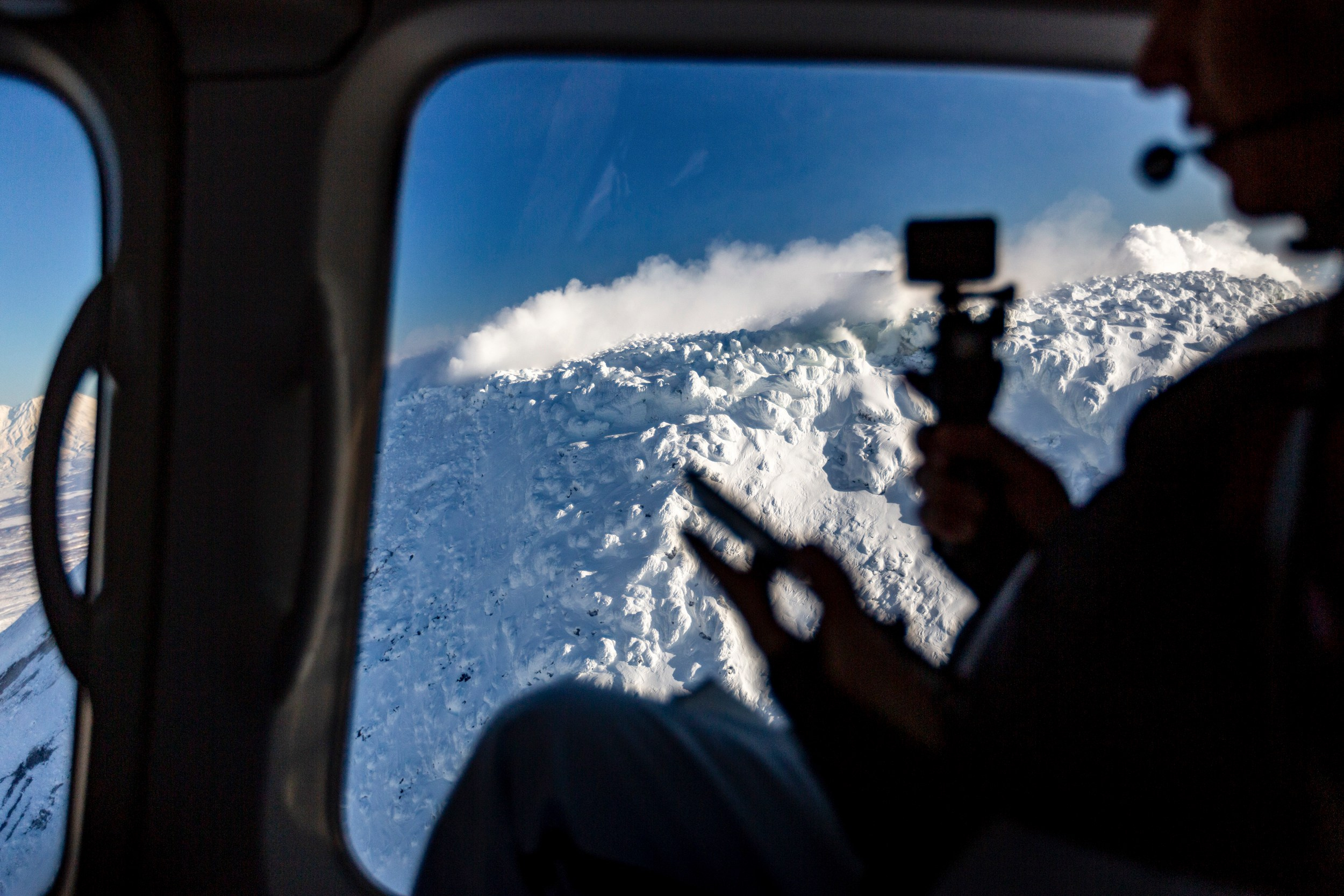 Вертолетные экскурсии ЗИМА. Время Камчатки: чтобы найти свой путь, нужно скорость умножить на время