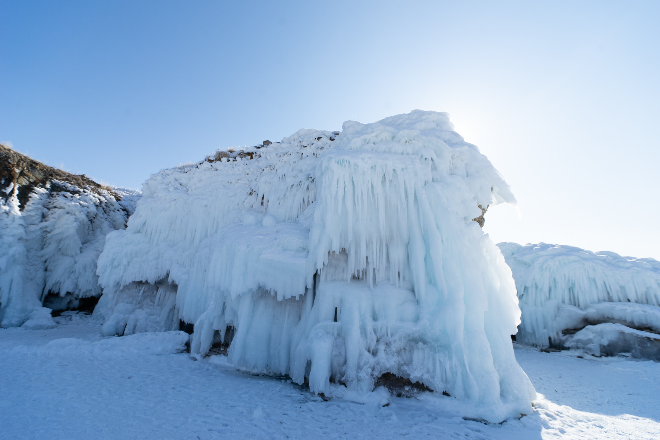 Ледяные сосульки Байкал