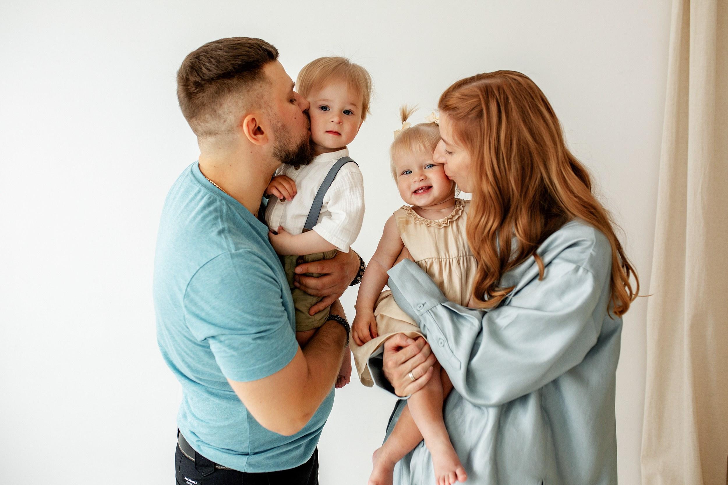 Брест СЕМЬЯ и МЛАДЕНЦЫ. Фотограф новорожденных Оксана Полевская