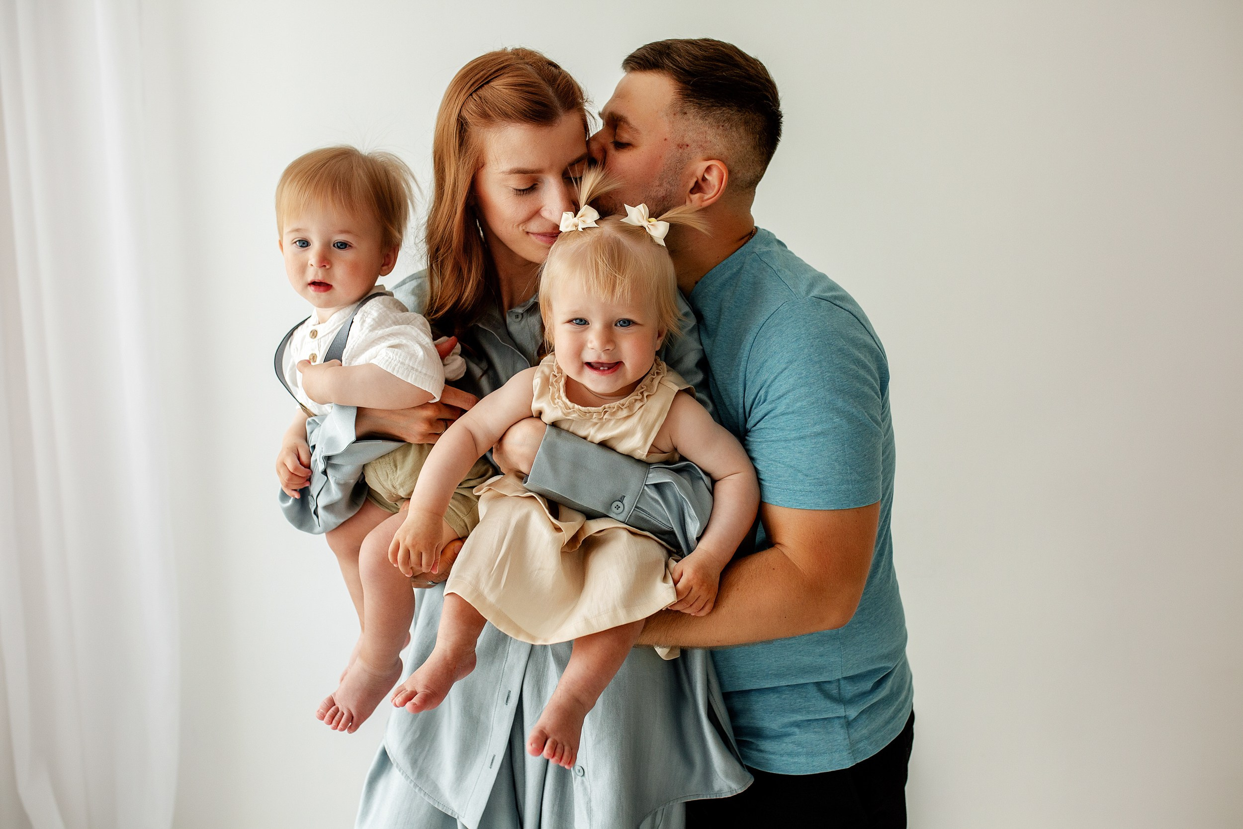 Брест СЕМЬЯ и МЛАДЕНЦЫ. Фотограф новорожденных Оксана Полевская