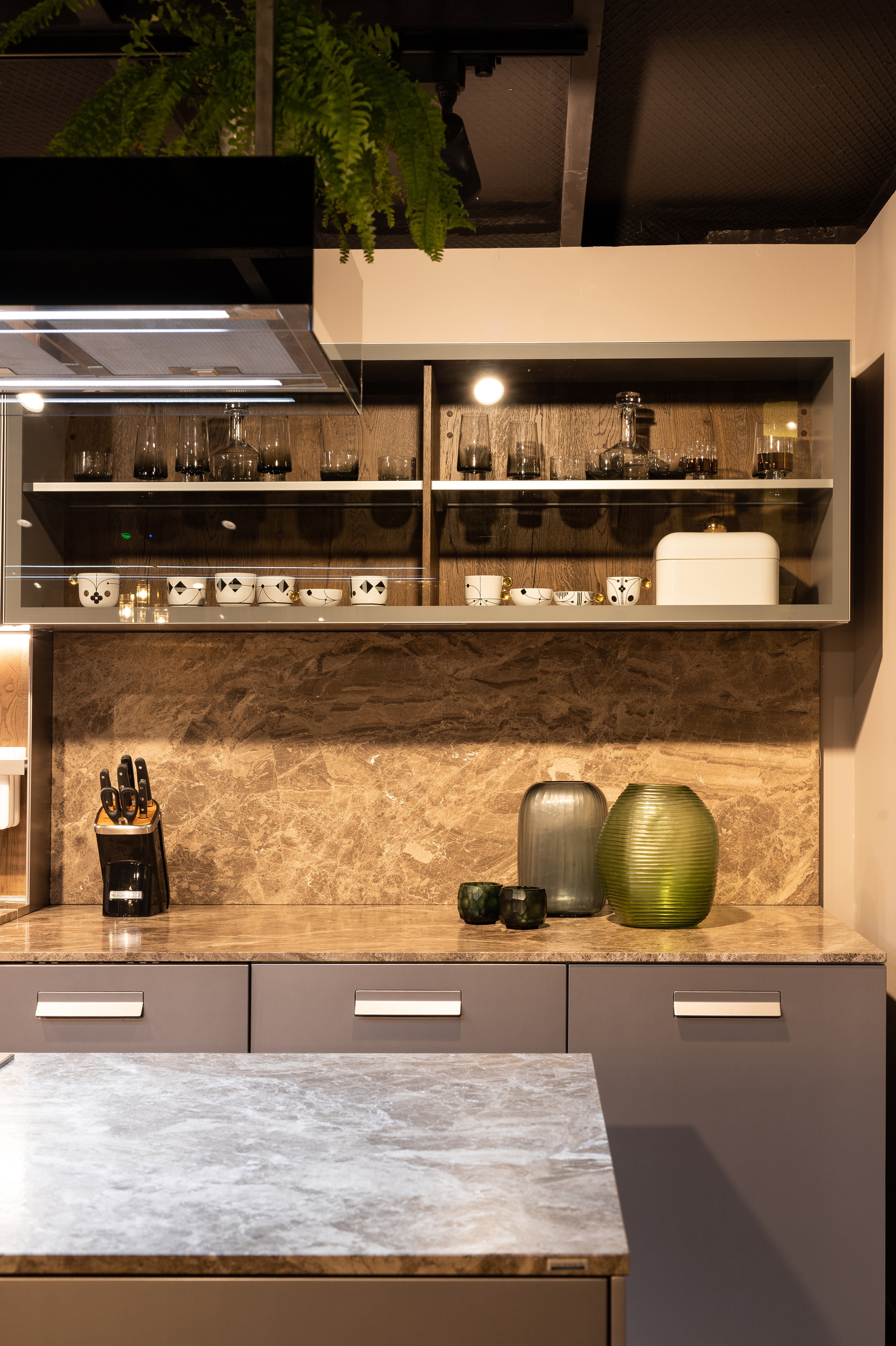 Icon showroom. Elizarova Design Studio