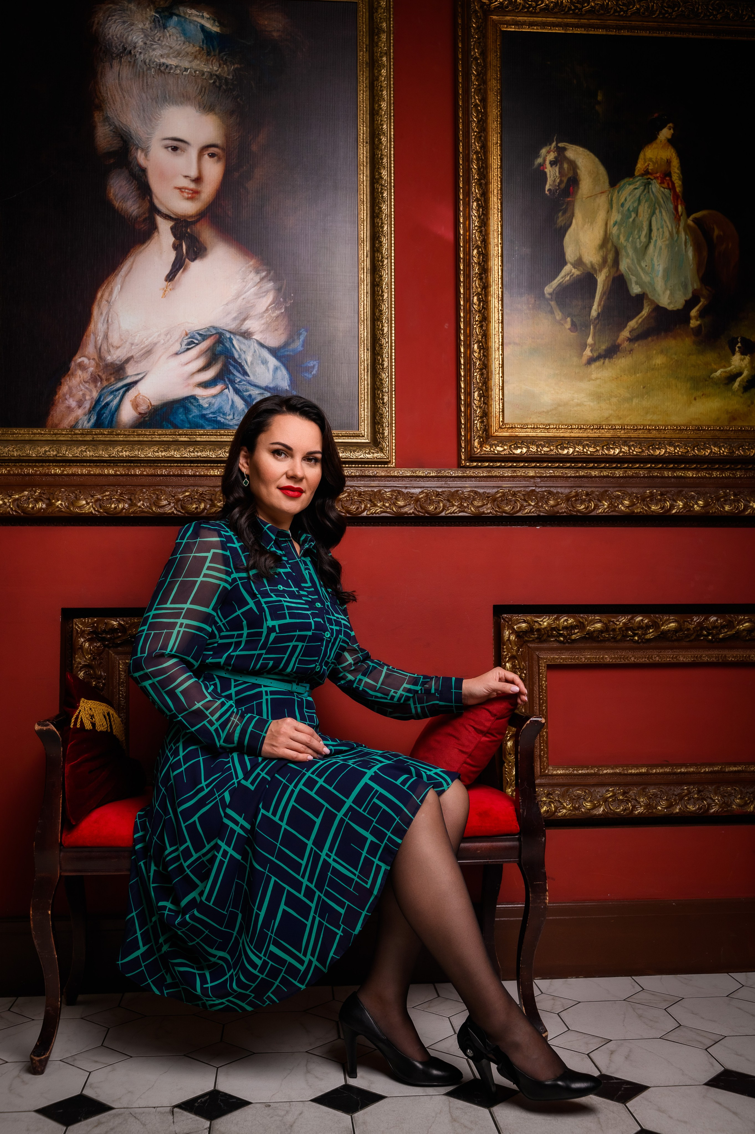 Фотосессия в интерьерной студии в СПб от 2500 рублей.