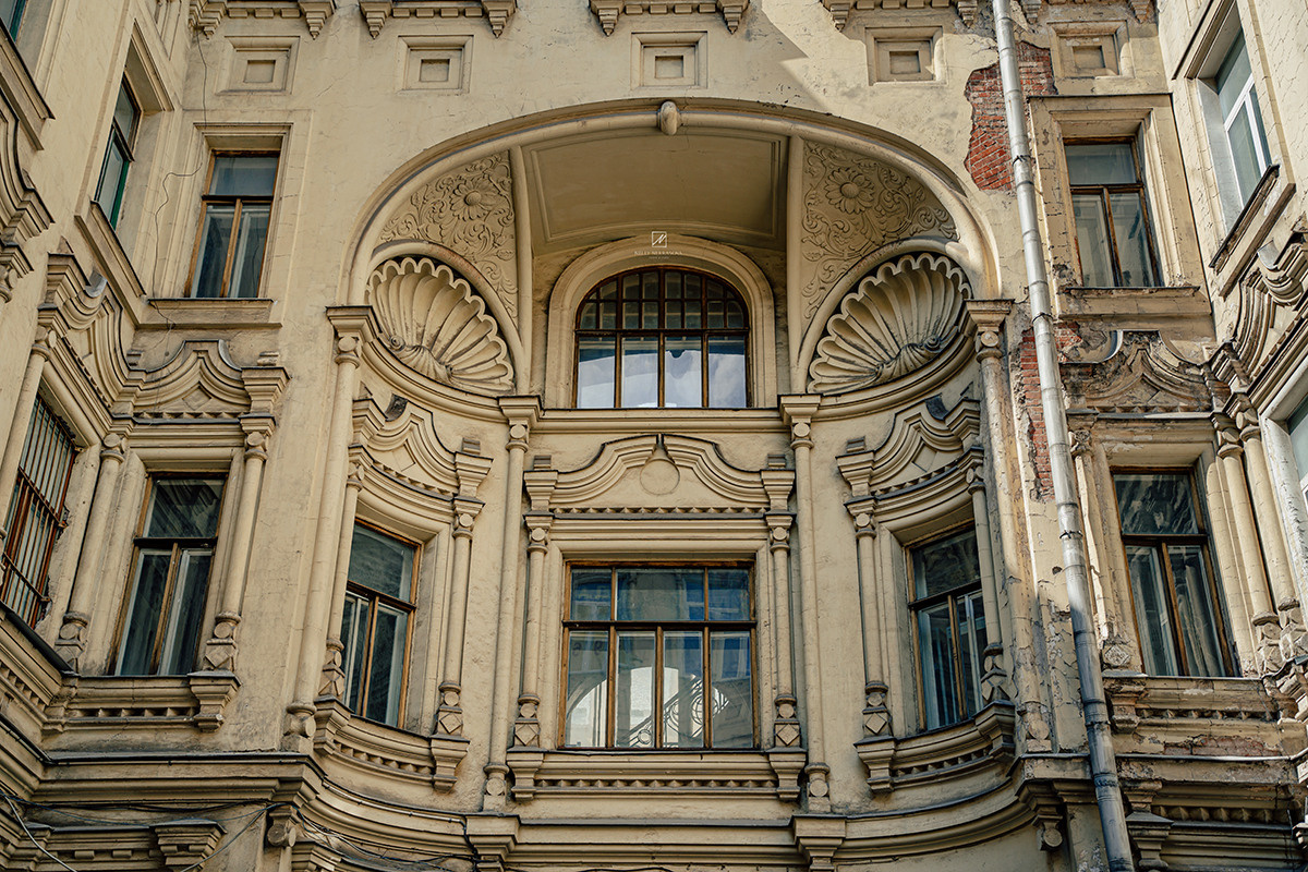 Саввинское подворье в Москве. Фотограф и искусствовед в Туле и Санкт-Петербурге Нелли Некрасова