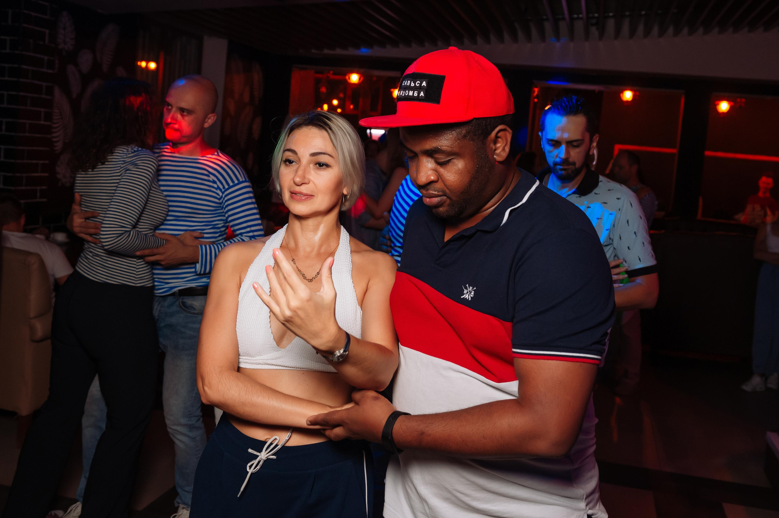 Школа социальных танцев Casa Latina. Репортажный и свадебный фотограф в Курске Борис Захарчук